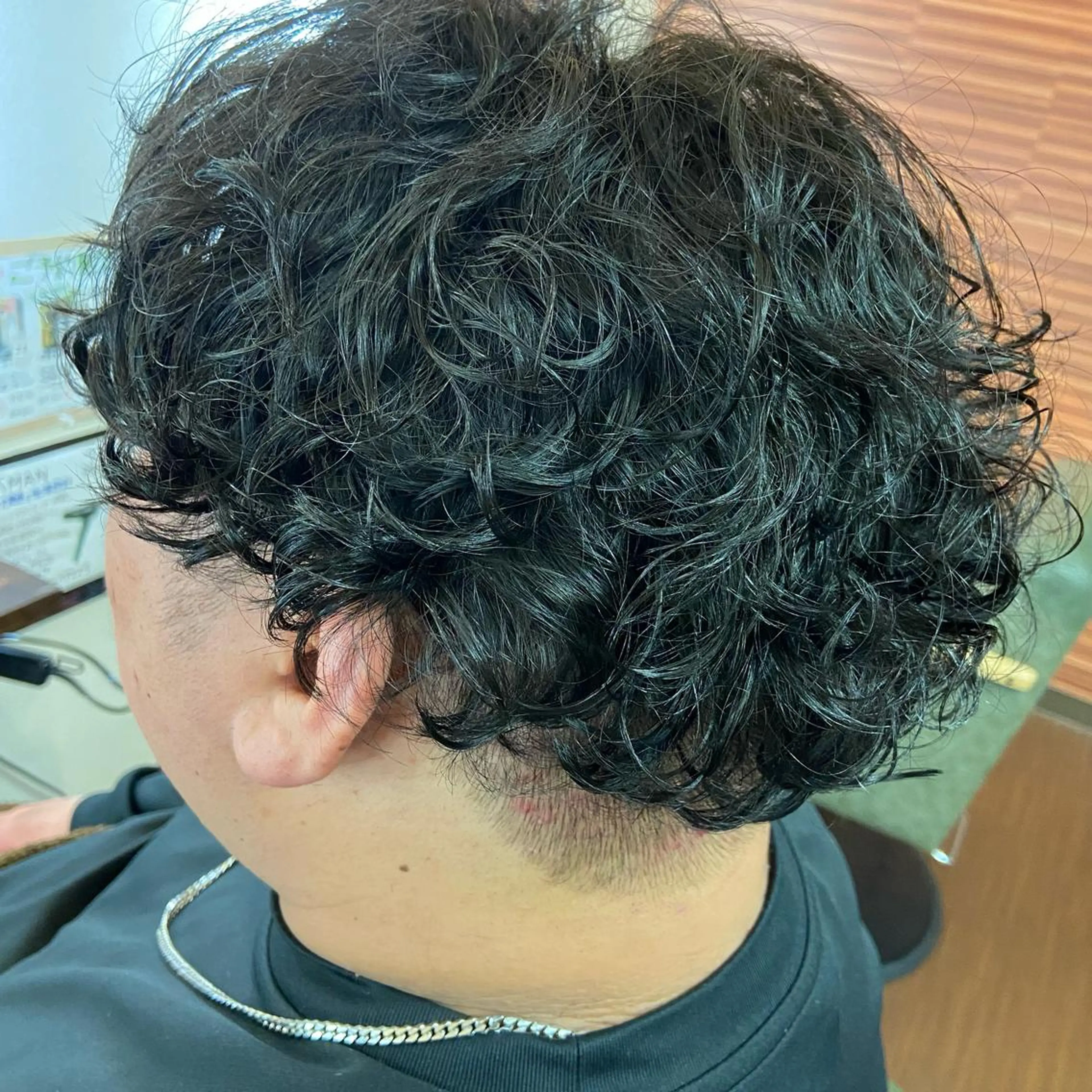 ショート パーマ メンズ インナーカラー指名 No.1菊池柊真のヘアスタイル