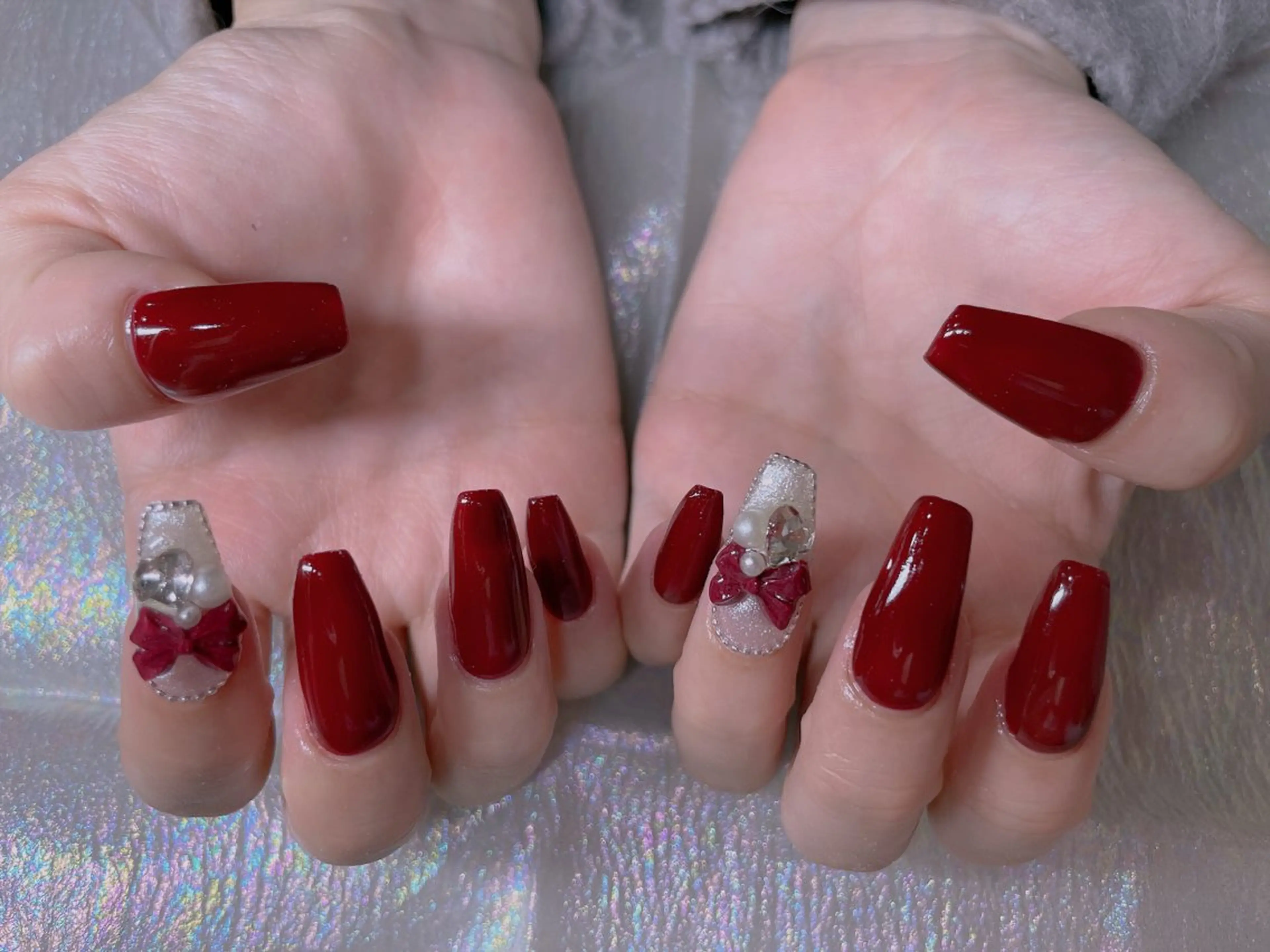 ネイル ブルー チークネイル フレンチネイル ハート ホログラムネイル ハンドネイル 美爪パラジェル導入店 Sunnilyのネイルデザイン