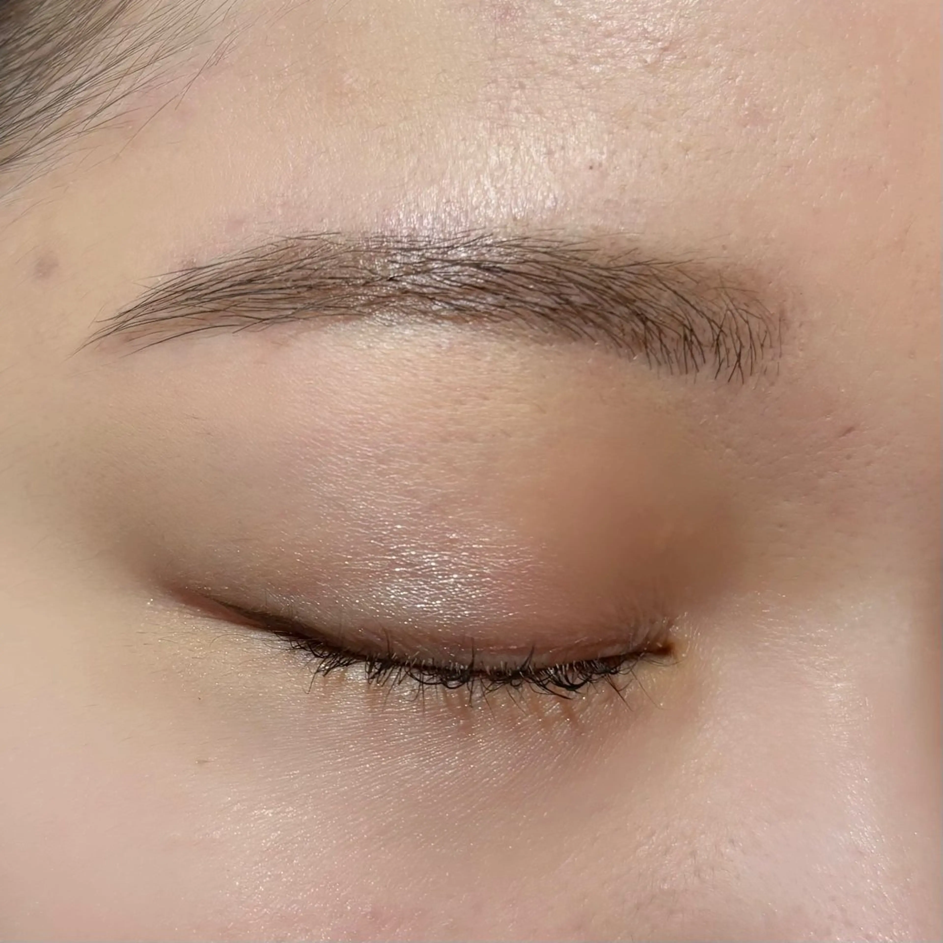 アイブロウ meguru／マツパ ／マツエク／束感のマツエク・マツパデザイン