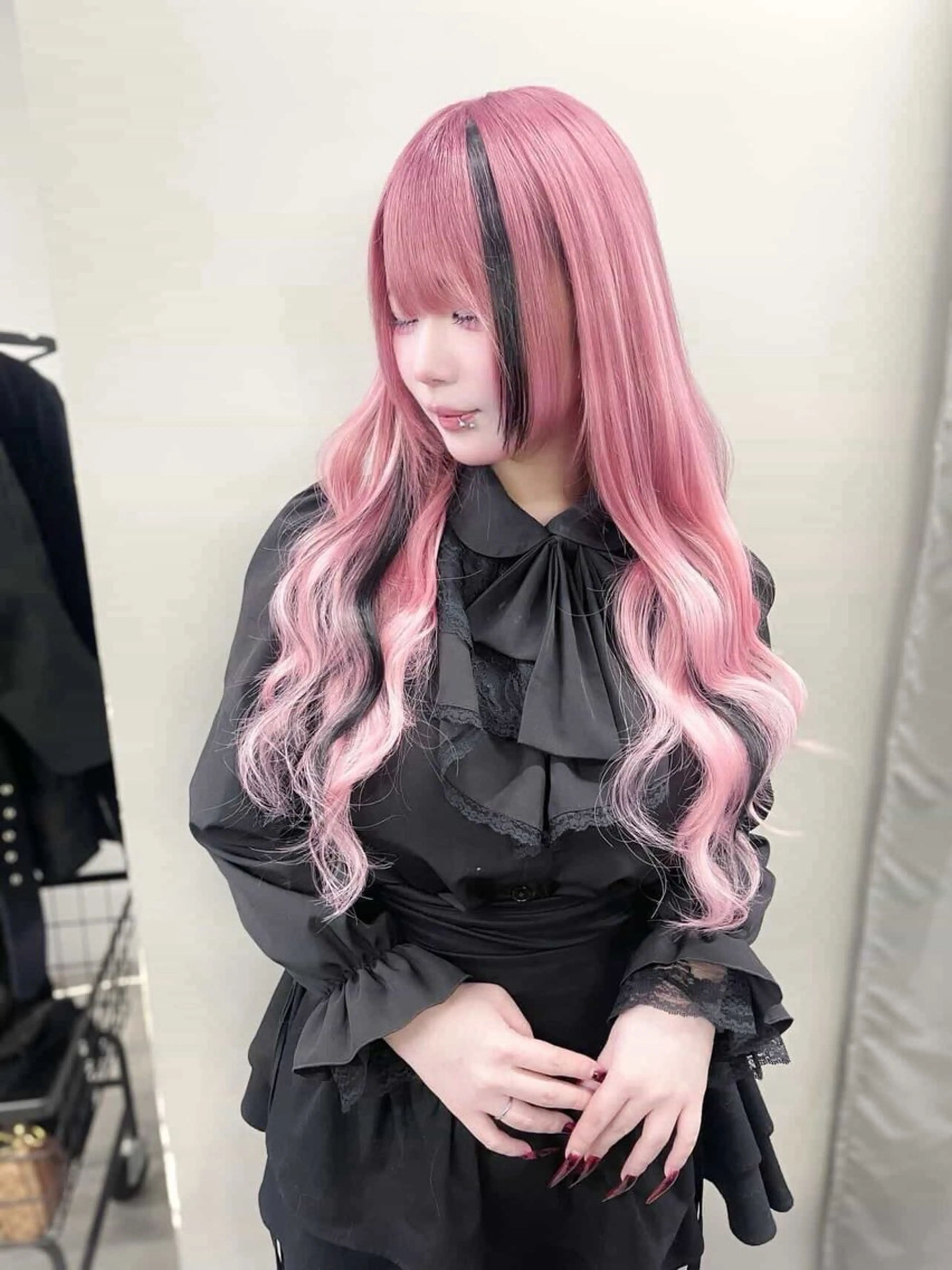 ロング カラー ヘアカラー エクステ 紺エクステ デザインカラーのヘアスタイル