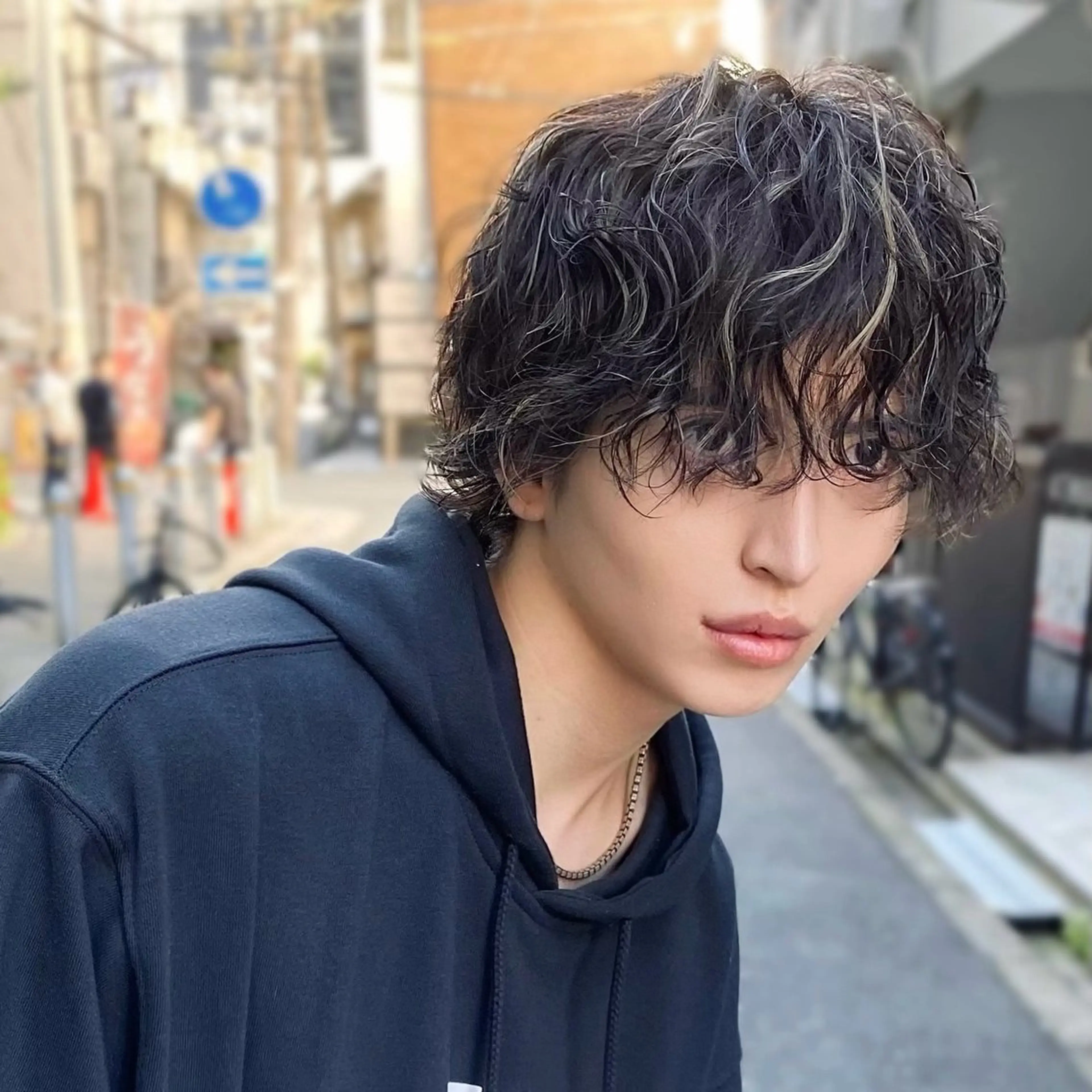 メンズカットツイスト、スパイラルパーマ、まつ毛パーマ、眉カットの写真