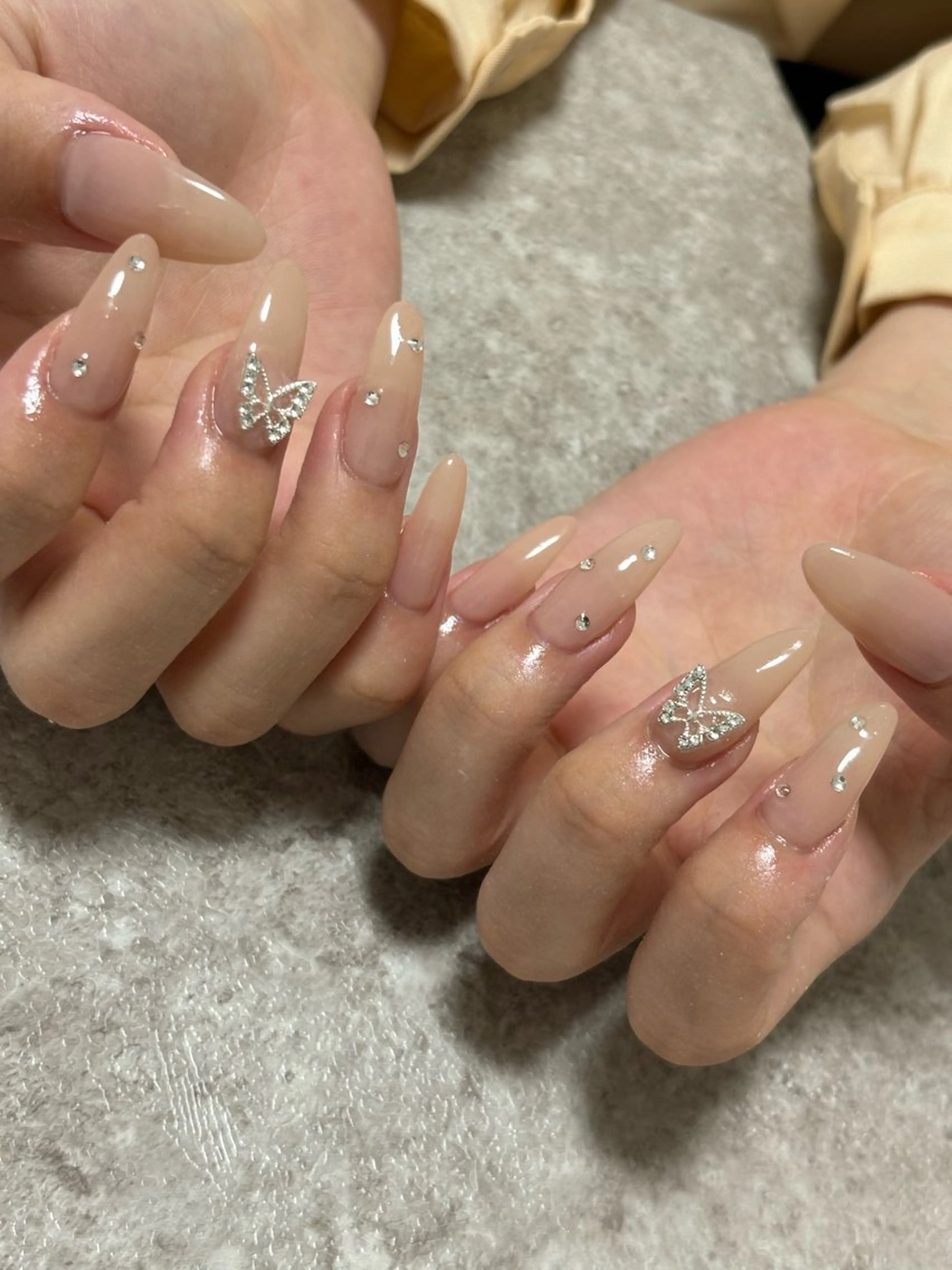 ネイル 長さ出し ワンカラーネイル ハンドネイル 美SORA ～ｳﾞｨｿﾗ～のネイルデザイン