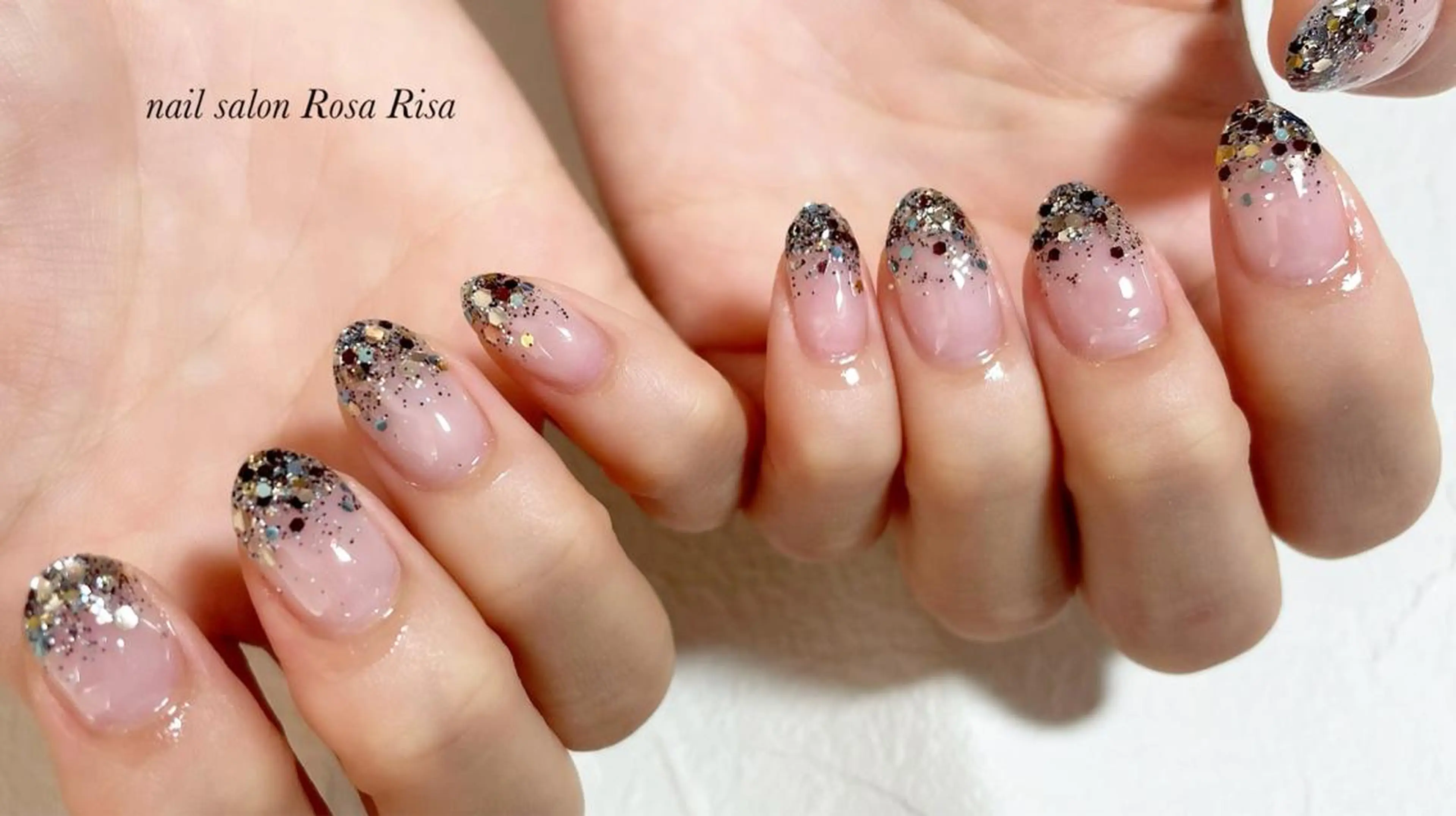 ミディアム ネイル ラメ(グリッター) ハンドネイル ネイルスタジオ シェイクユアハンズのネイルデザイン