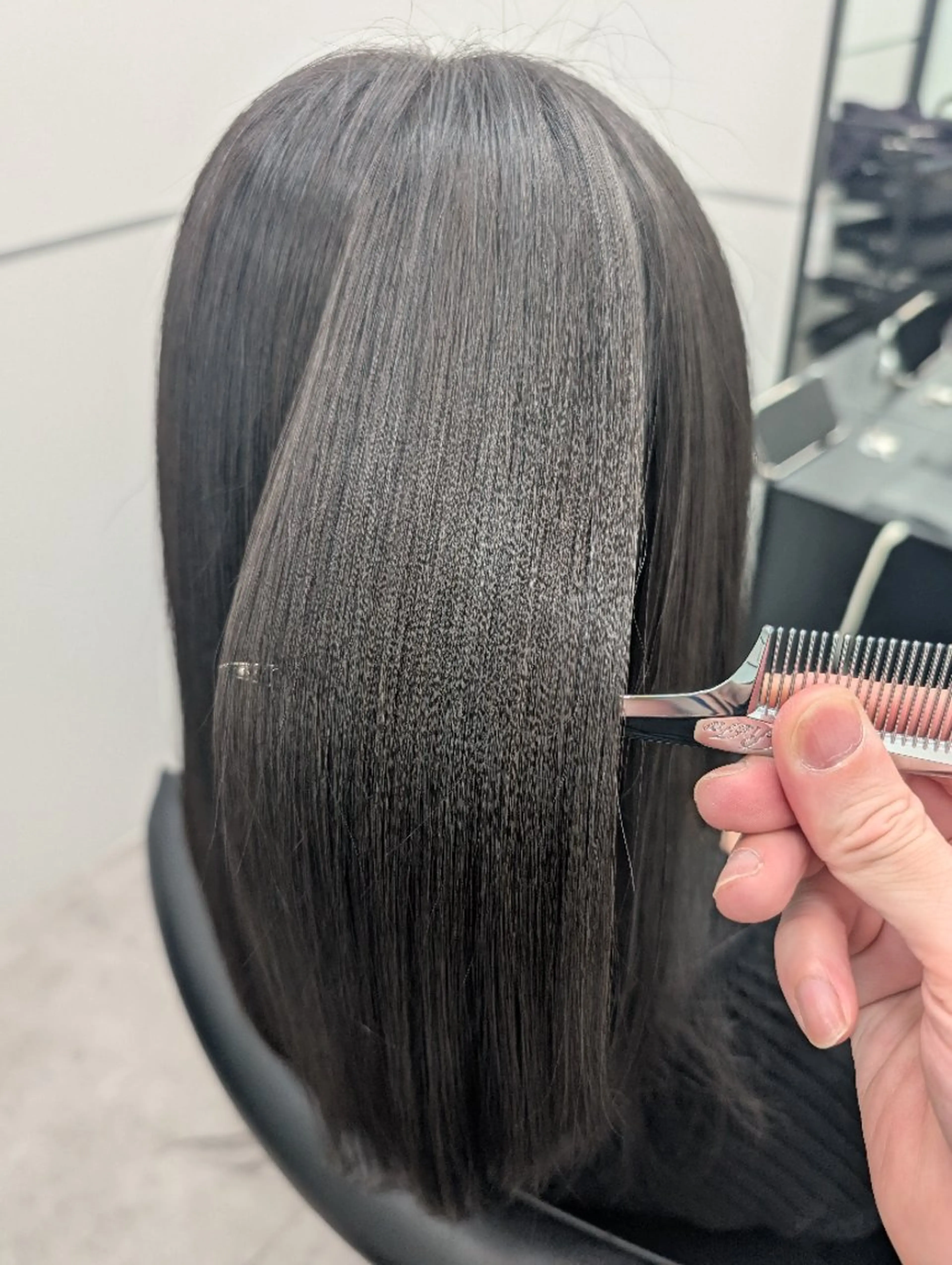 ミディアム ヘアカラー トリートメント GOToday所属・艶髪／オリーブ系／ 肌が綺麗に見えるお色のヘアスタイル