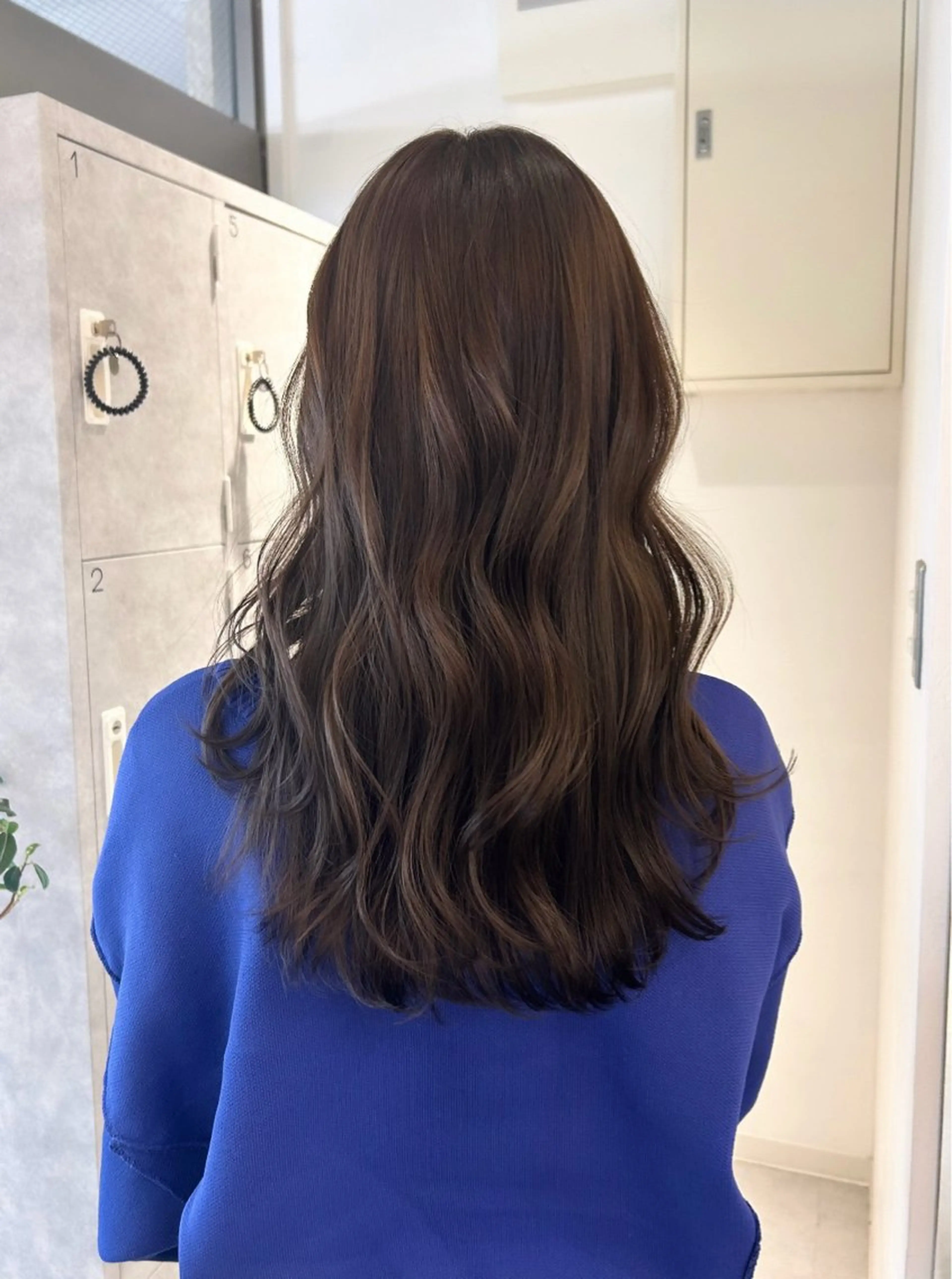 ロング カラー Nana/透けカラー ×似合わせカットのヘアスタイル