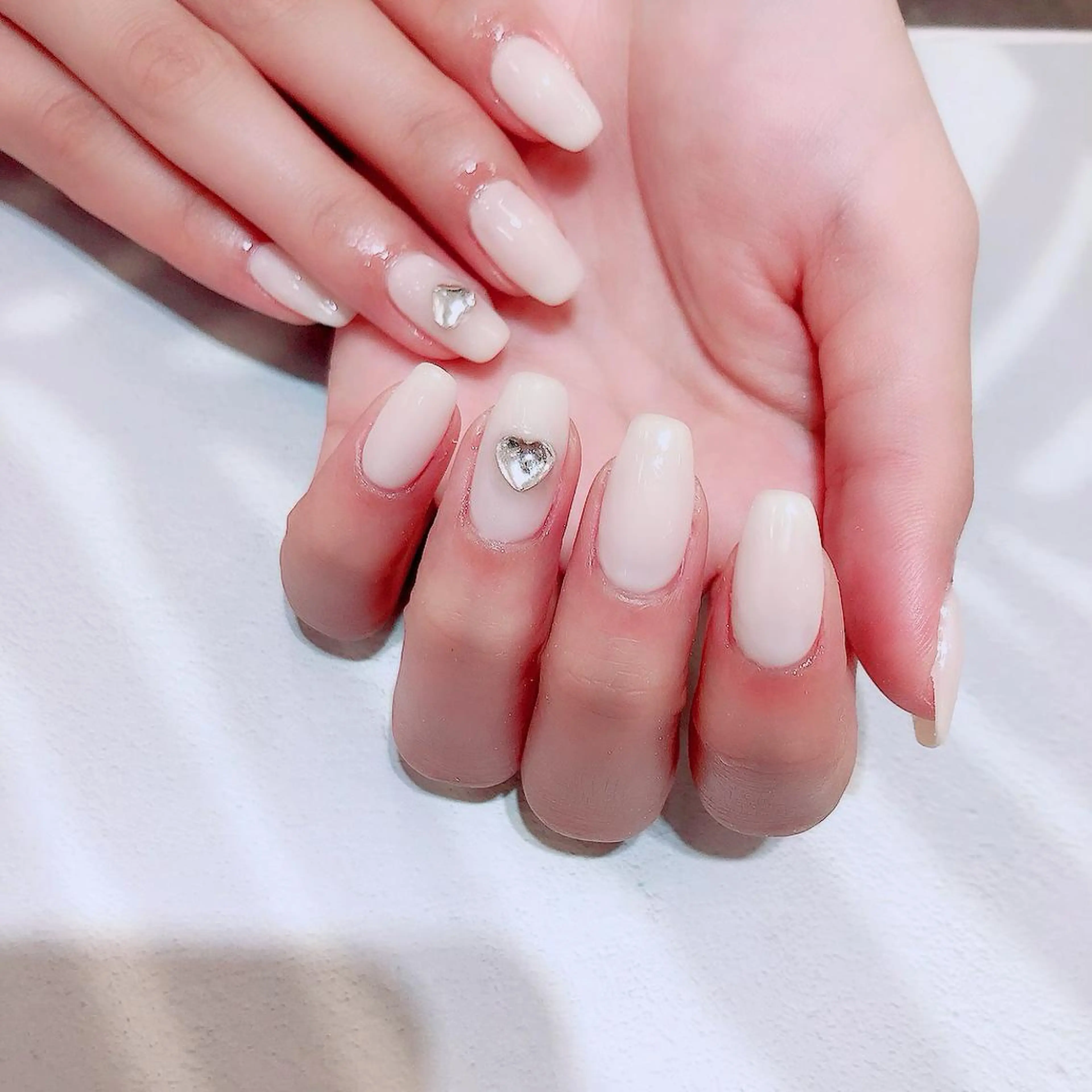 ネイル アートネイル ジェルネイル キラキラネイル オフィスネイル ワンカラーネイル ♾nail 恵美のマツエク・マツパデザイン