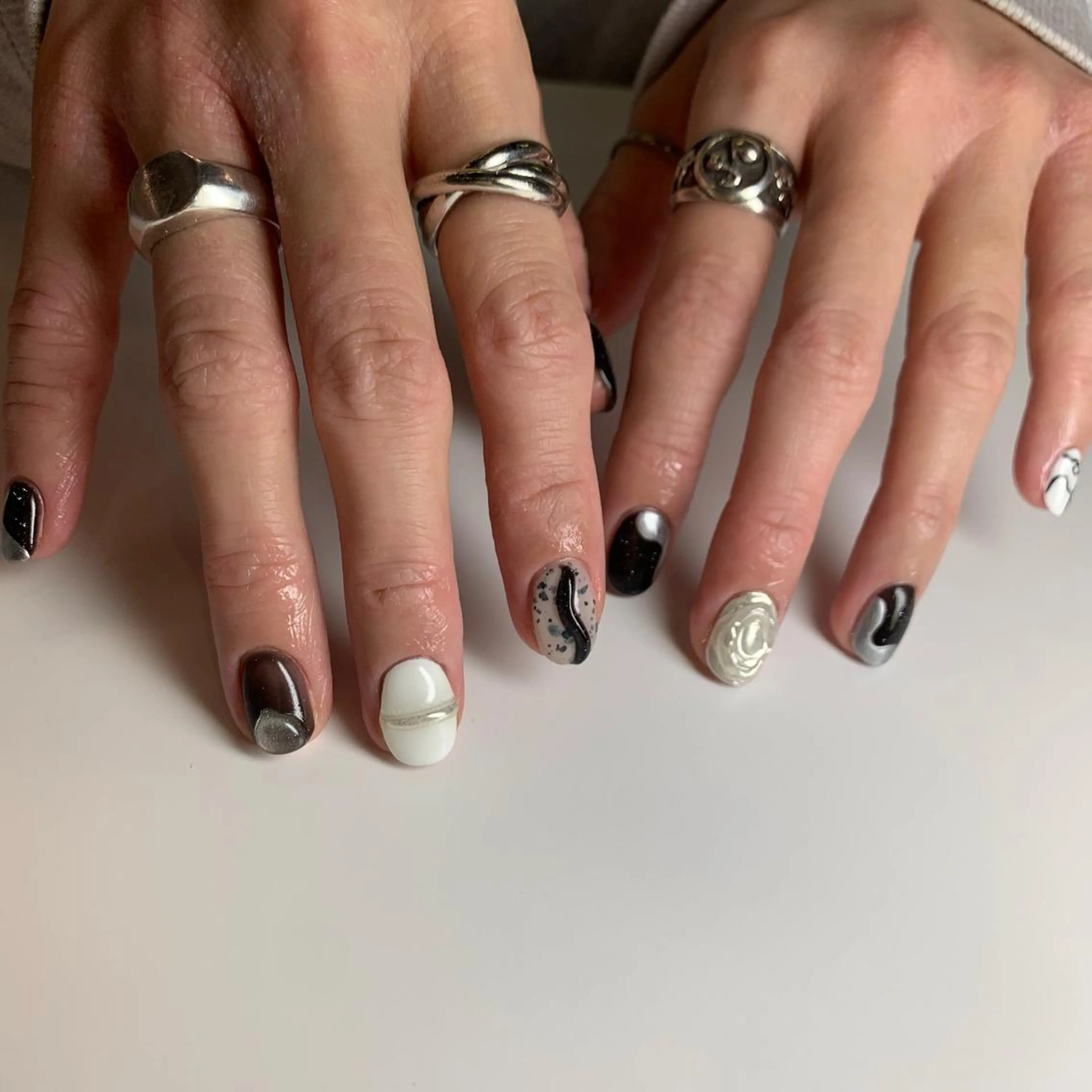 ネイル ハンドネイル 恒川 みなみのネイルデザイン