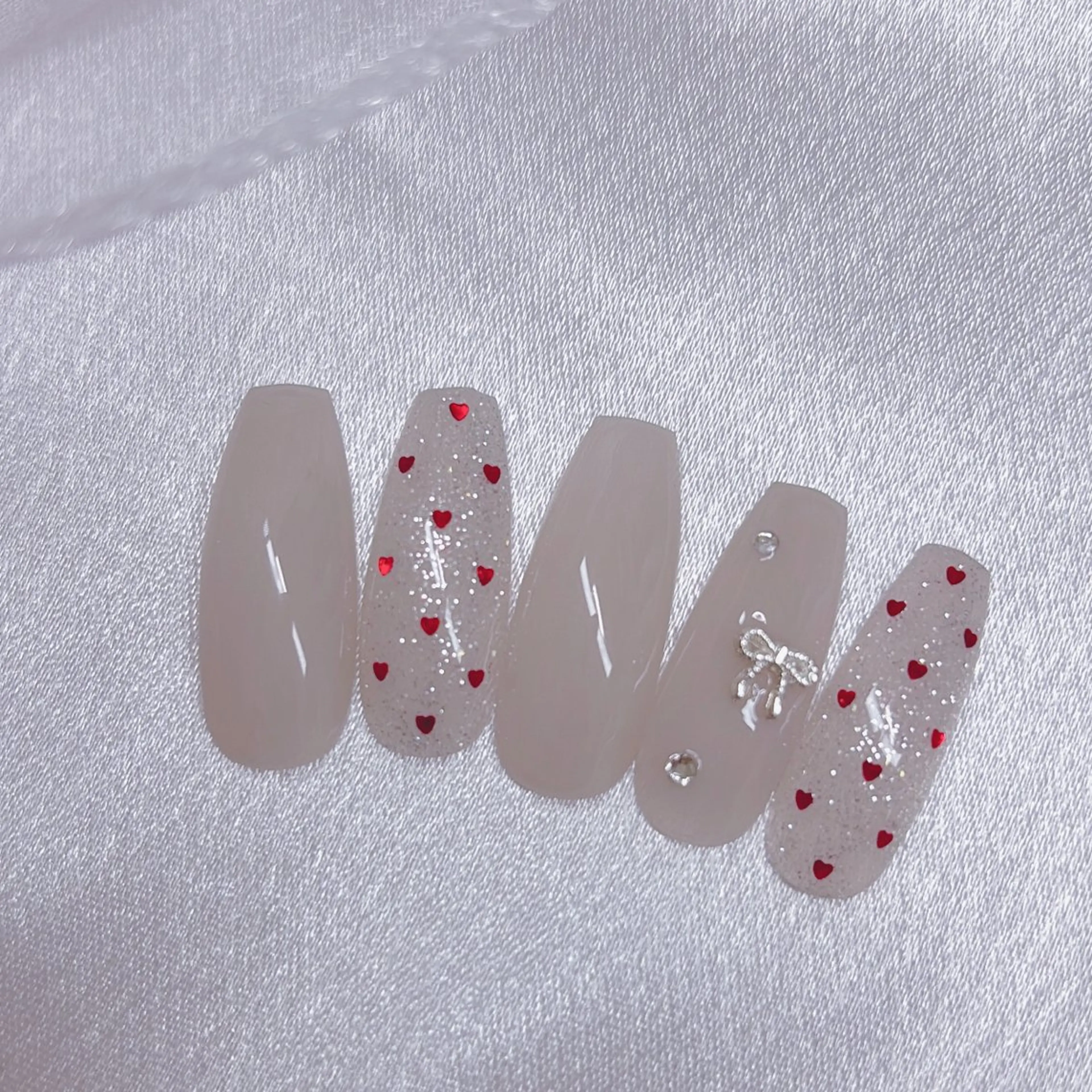 ネイル シンプルネイル バレンタイン ハンドネイル nail salon Dia.所属・minori 💎Dia.のネイルデザイン