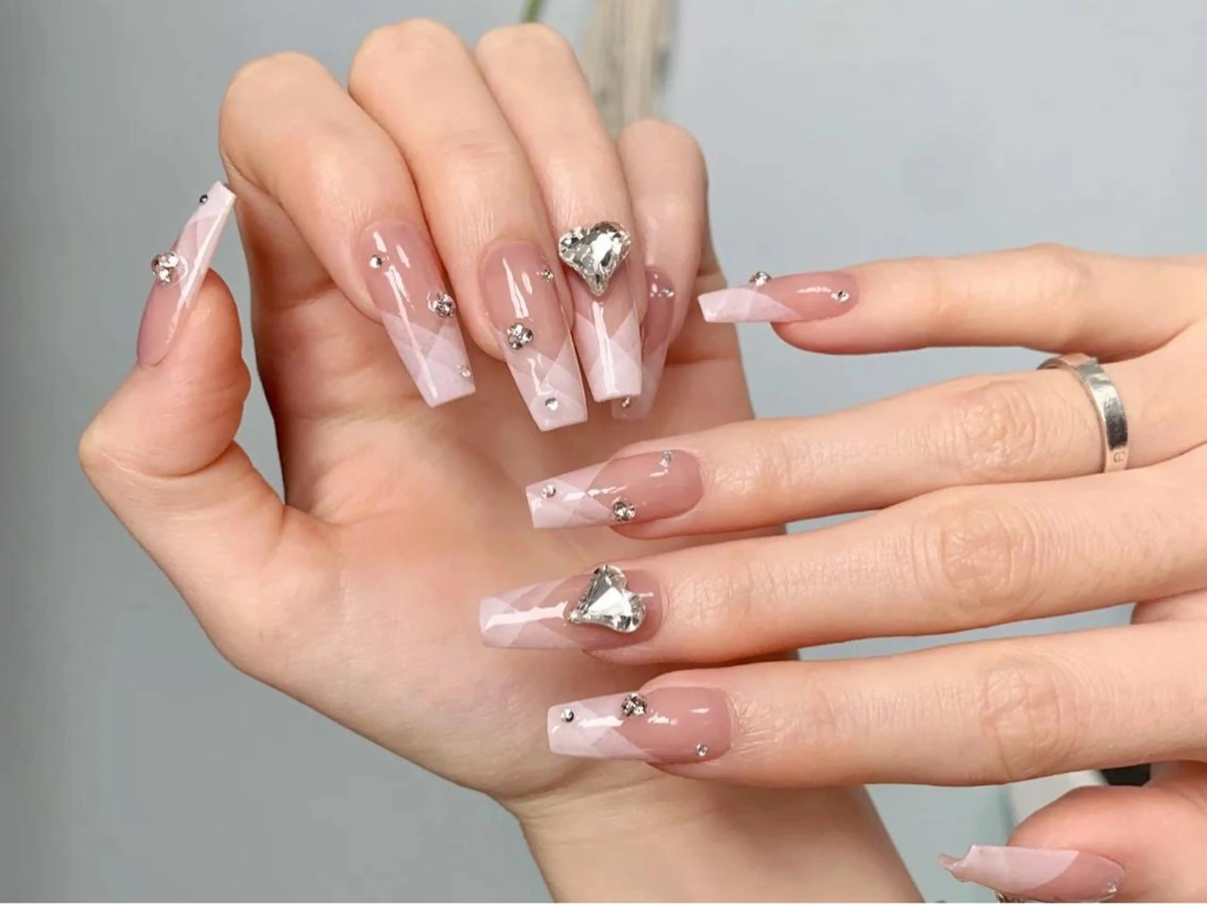 ネイル フレンチネイル グラデーション ハンドネイル BETTER ME ネイルサロン池田公園のネイルデザイン