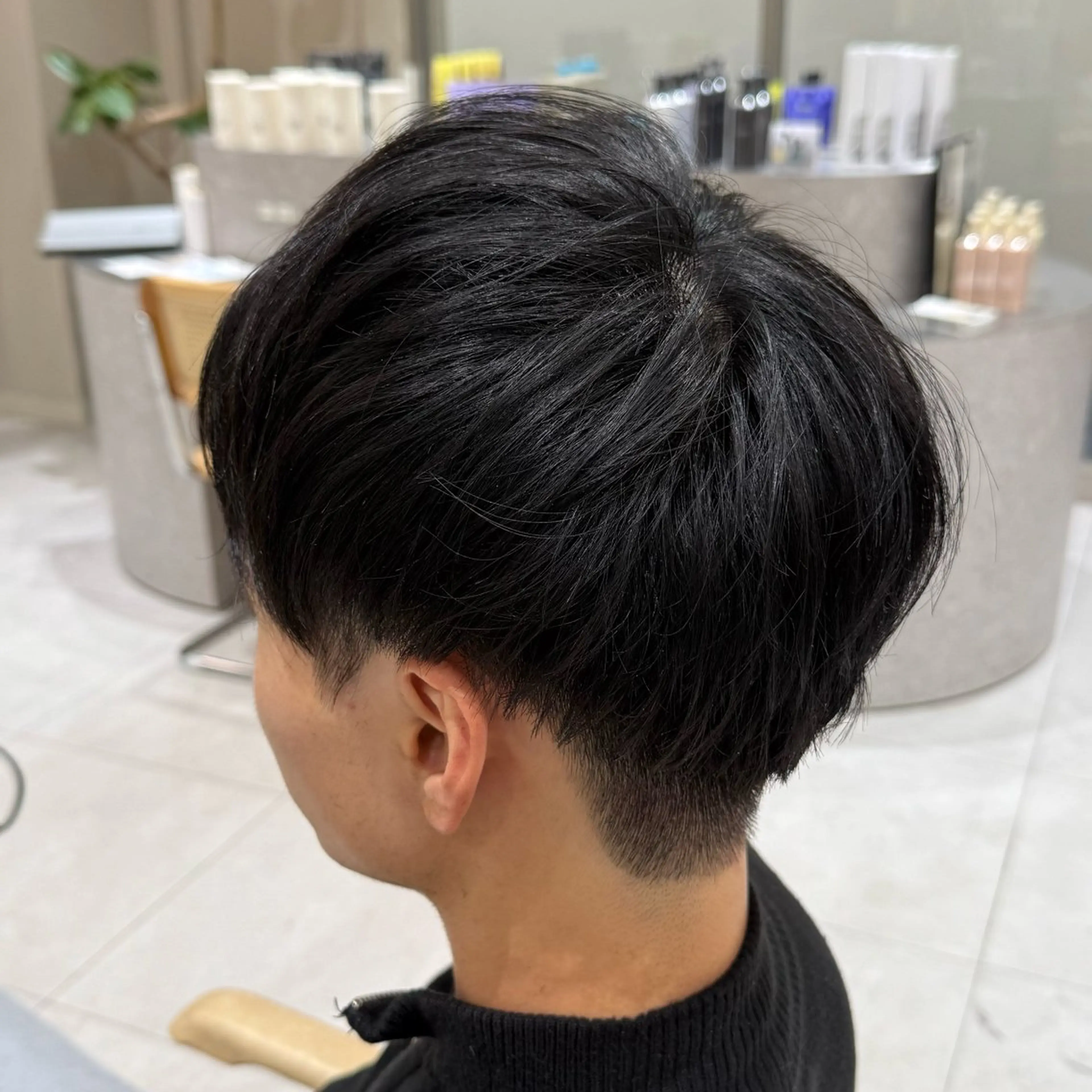 ショート メンズ カット 韓国レイヤー｜ 透明感カラー｜ココナのヘアスタイル