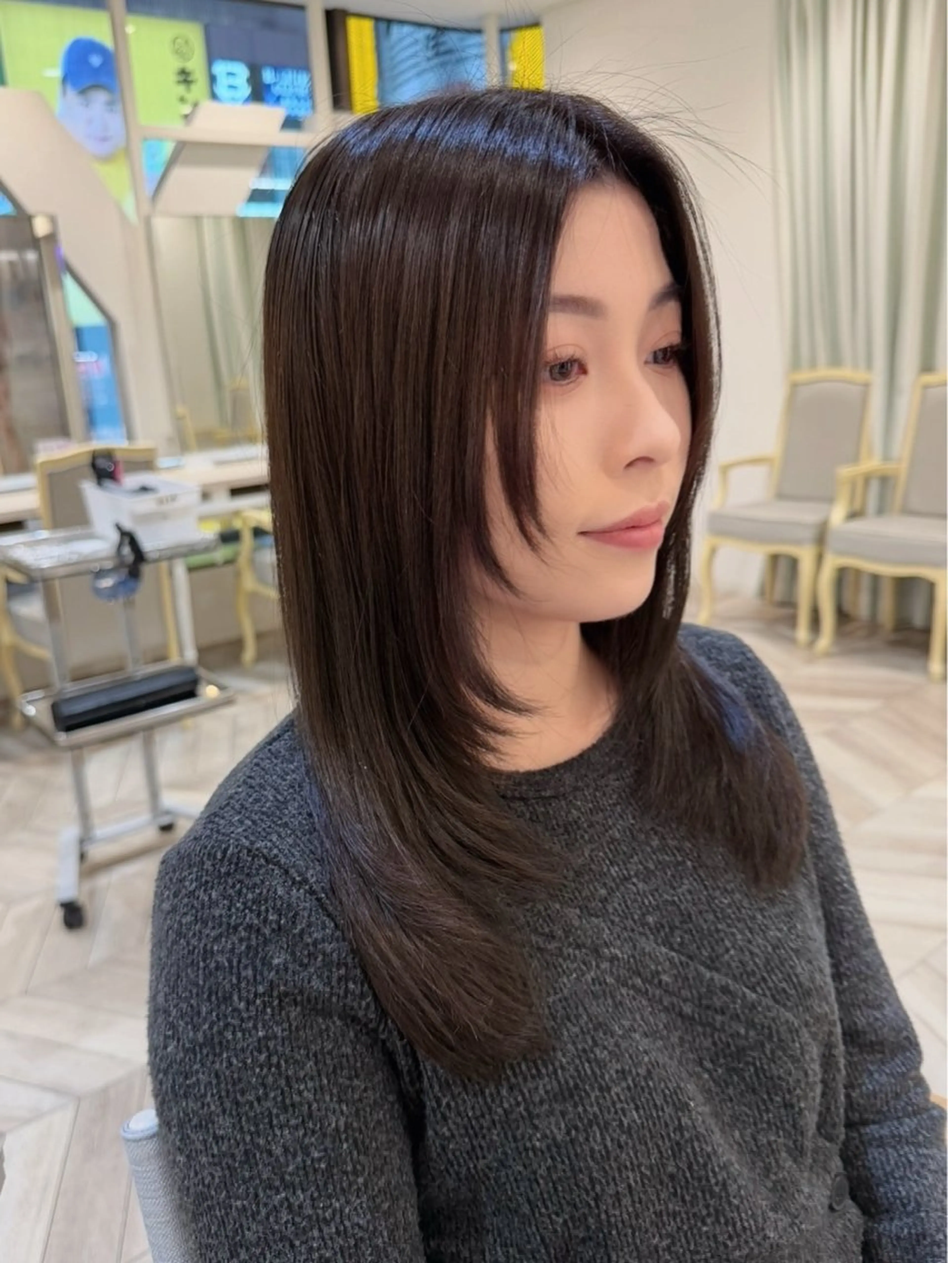 セミロング レイヤーカット 小顔カット カット ヘアカラー トリートメント 小顔レイヤー/ ベージュ🤍Rieのヘアスタイル