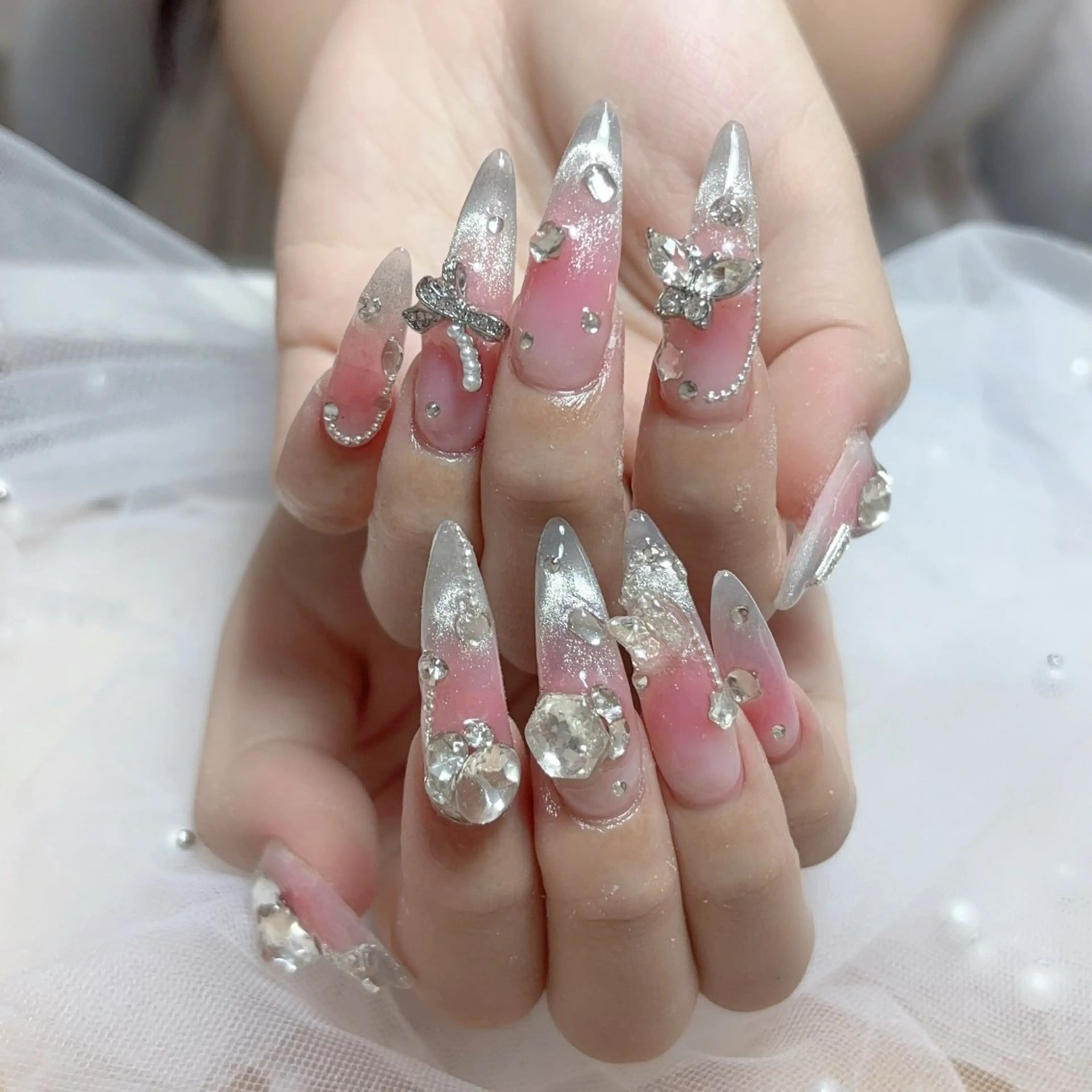 ネイル ハンドネイル 💗キラネイル💗 モチ最高のネイルデザイン