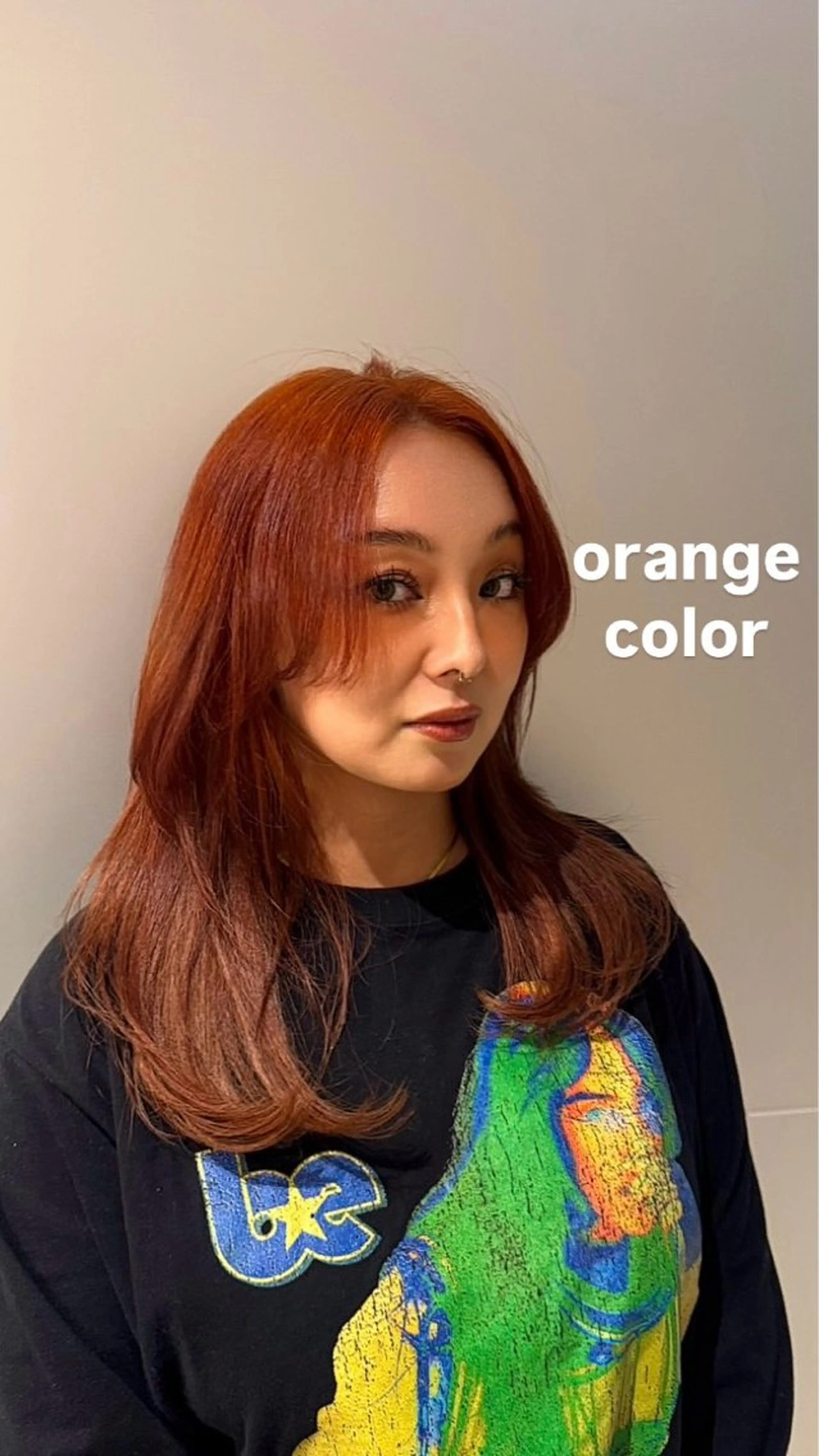 ミディアム カット ヘアカラー ブリーチなしカラー/ 顔周りレイヤーのヘアスタイル