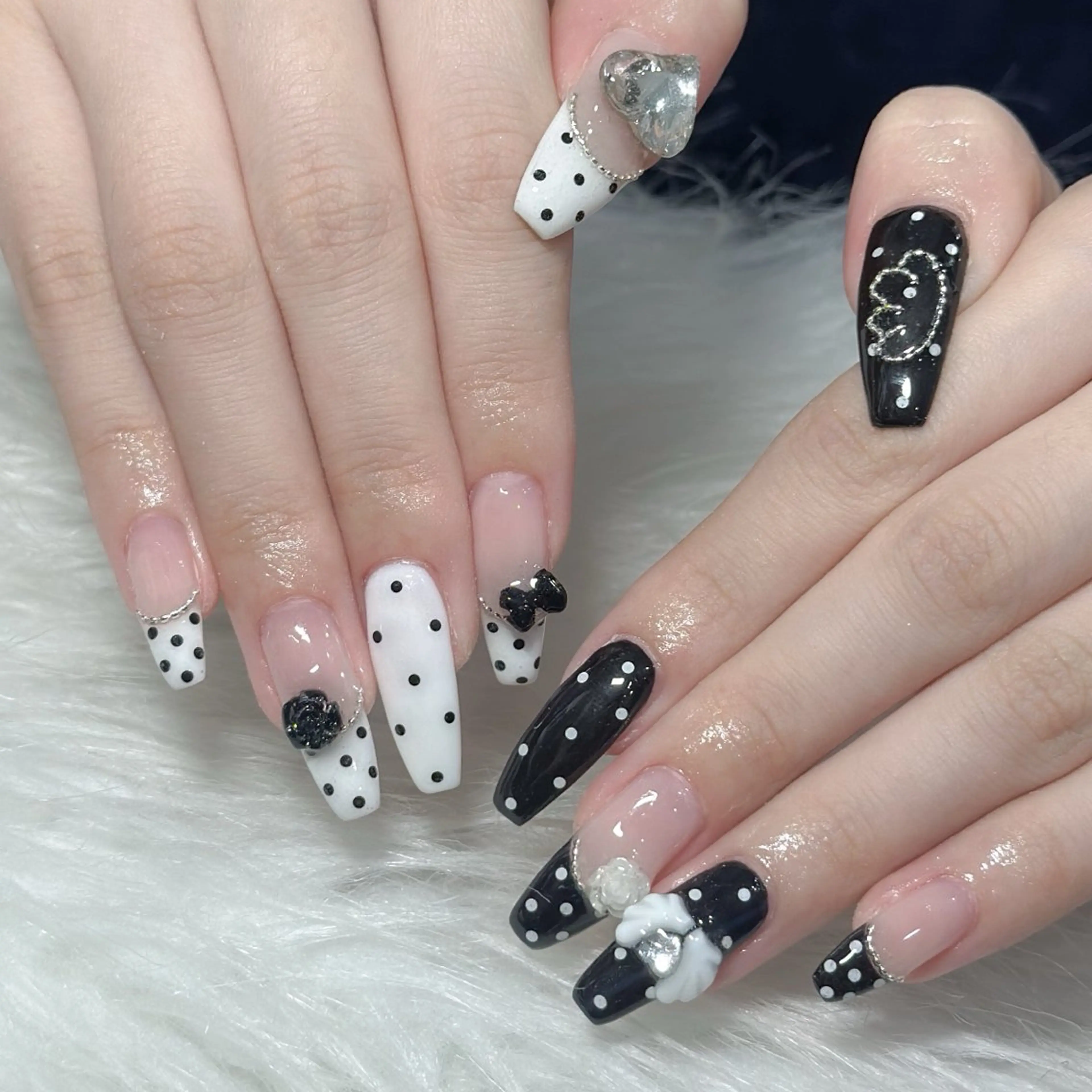 ネイル ハンドネイル LAVISH nanamiのネイルデザイン