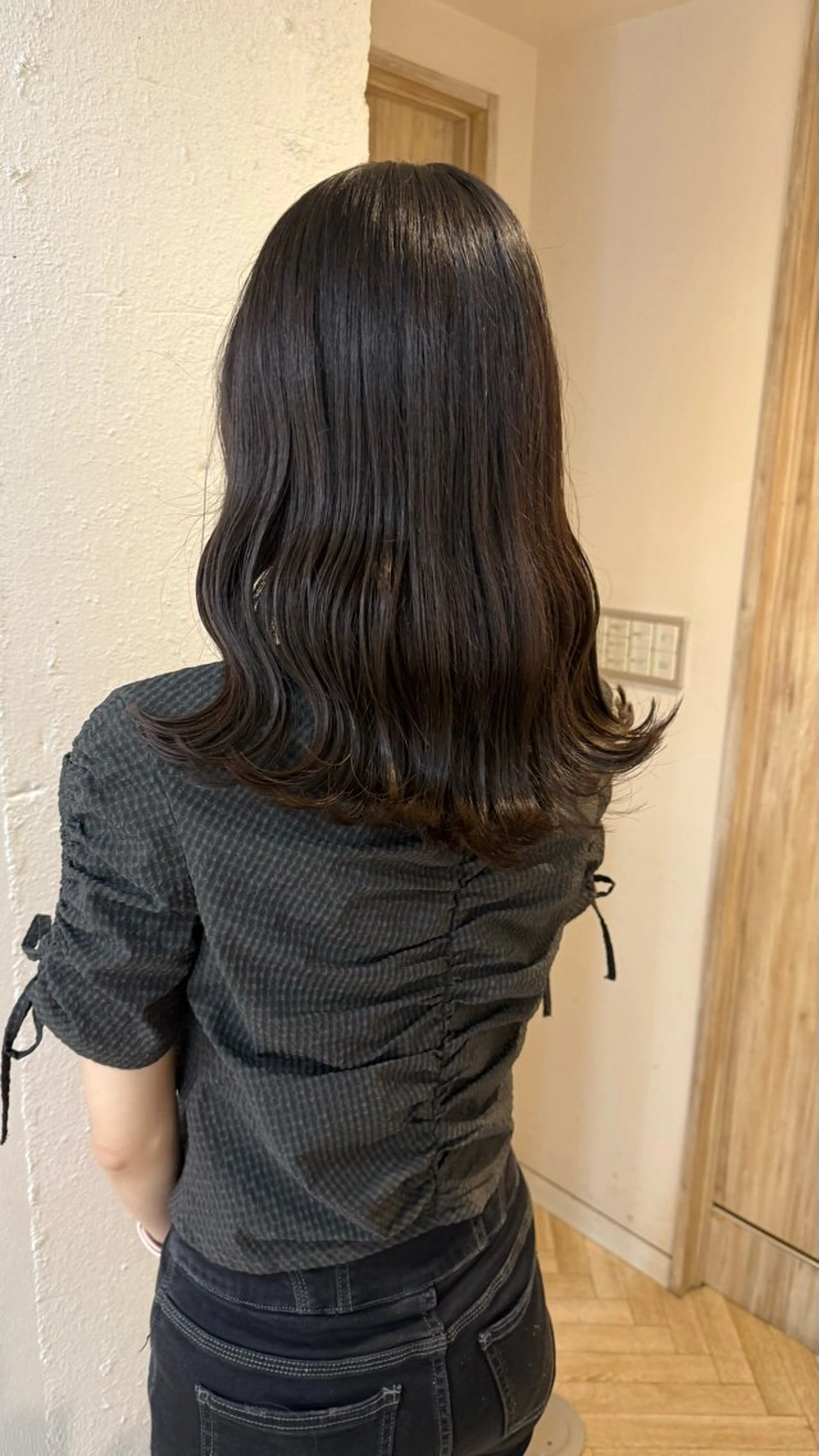 セミロング カット 艶カラー/ ストレート/くるみのヘアスタイル