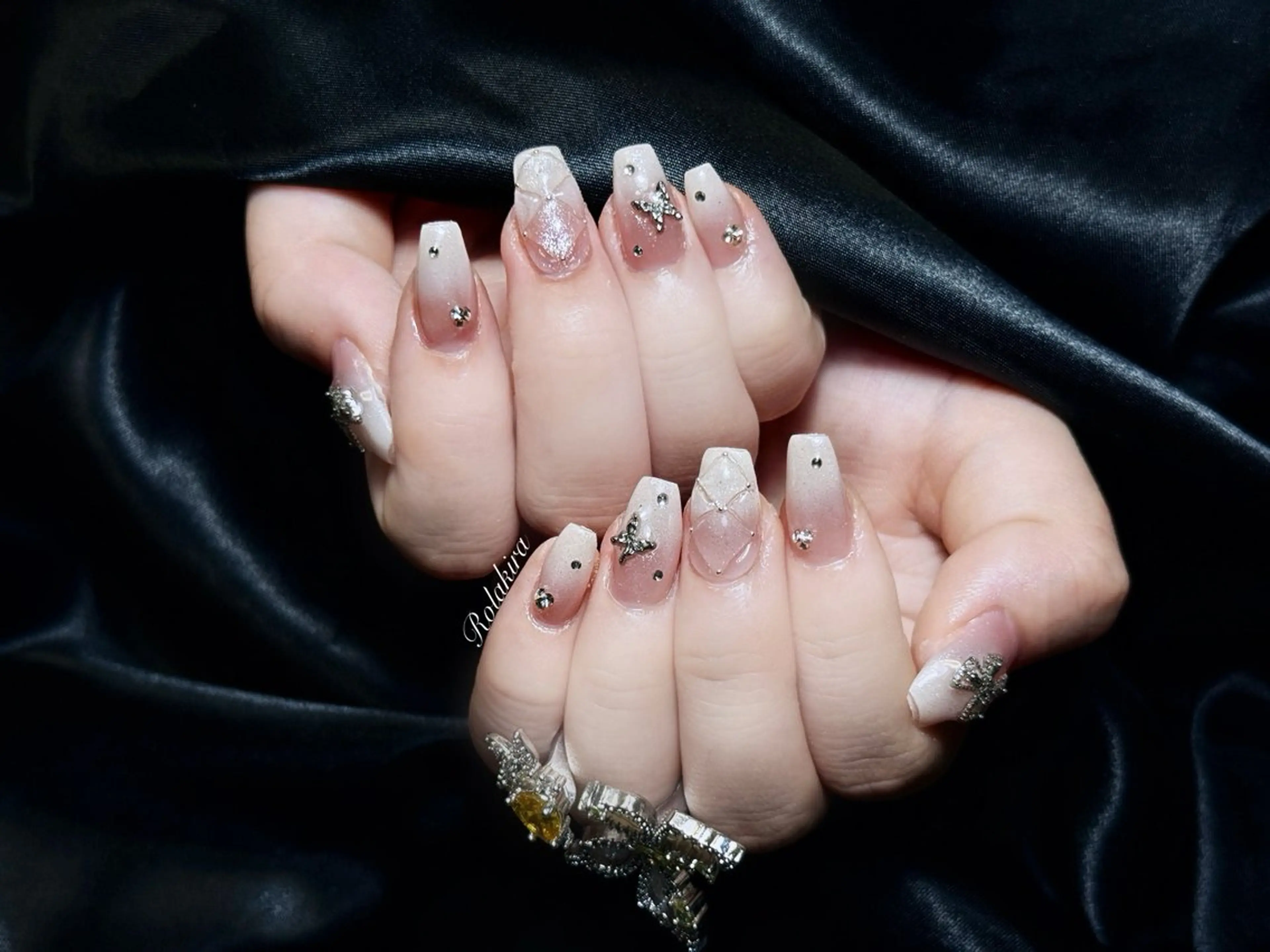 ネイル チークネイル 長さ出し フレンチネイル ジェルネイル 韓国ネイル ハンドネイル Rola kira nail salon所属・Rola kira 麗のネイルデザイン