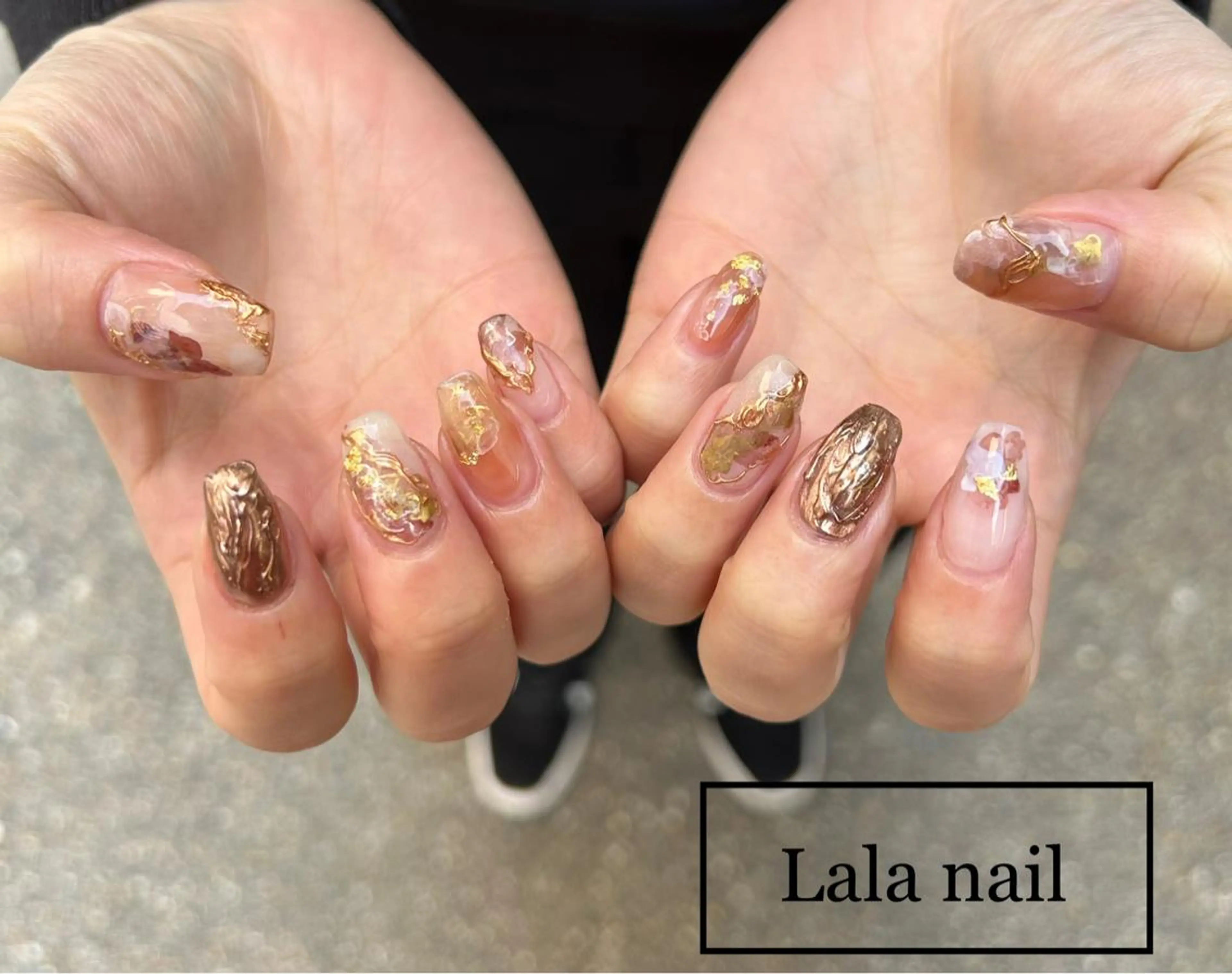 ネイル ブラウン ミラーネイル ニュアンスネイル 春ネイル Lala nailのネイルデザイン