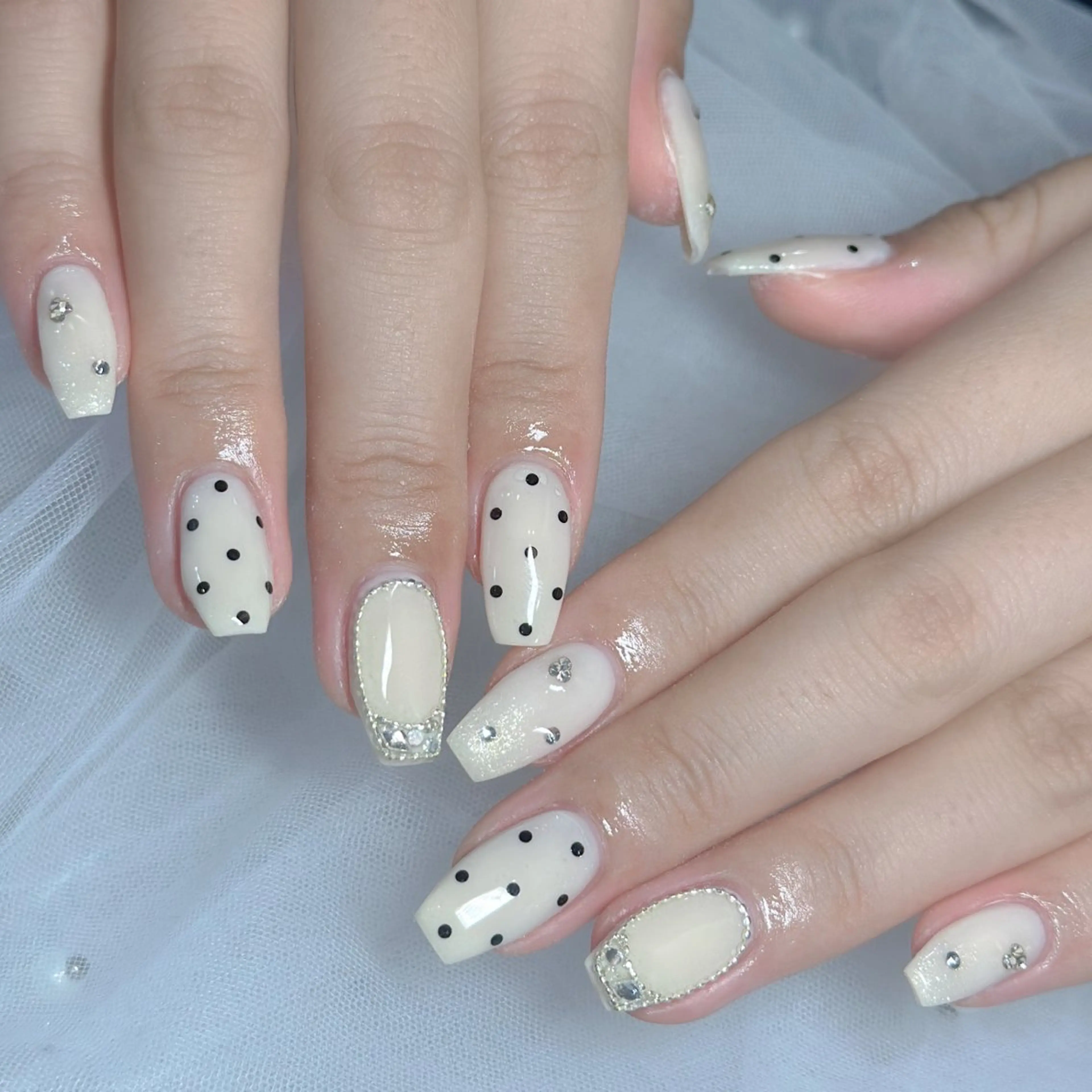 ネイル ハンドネイル フットネイル LAVISH nanamiのネイルデザイン