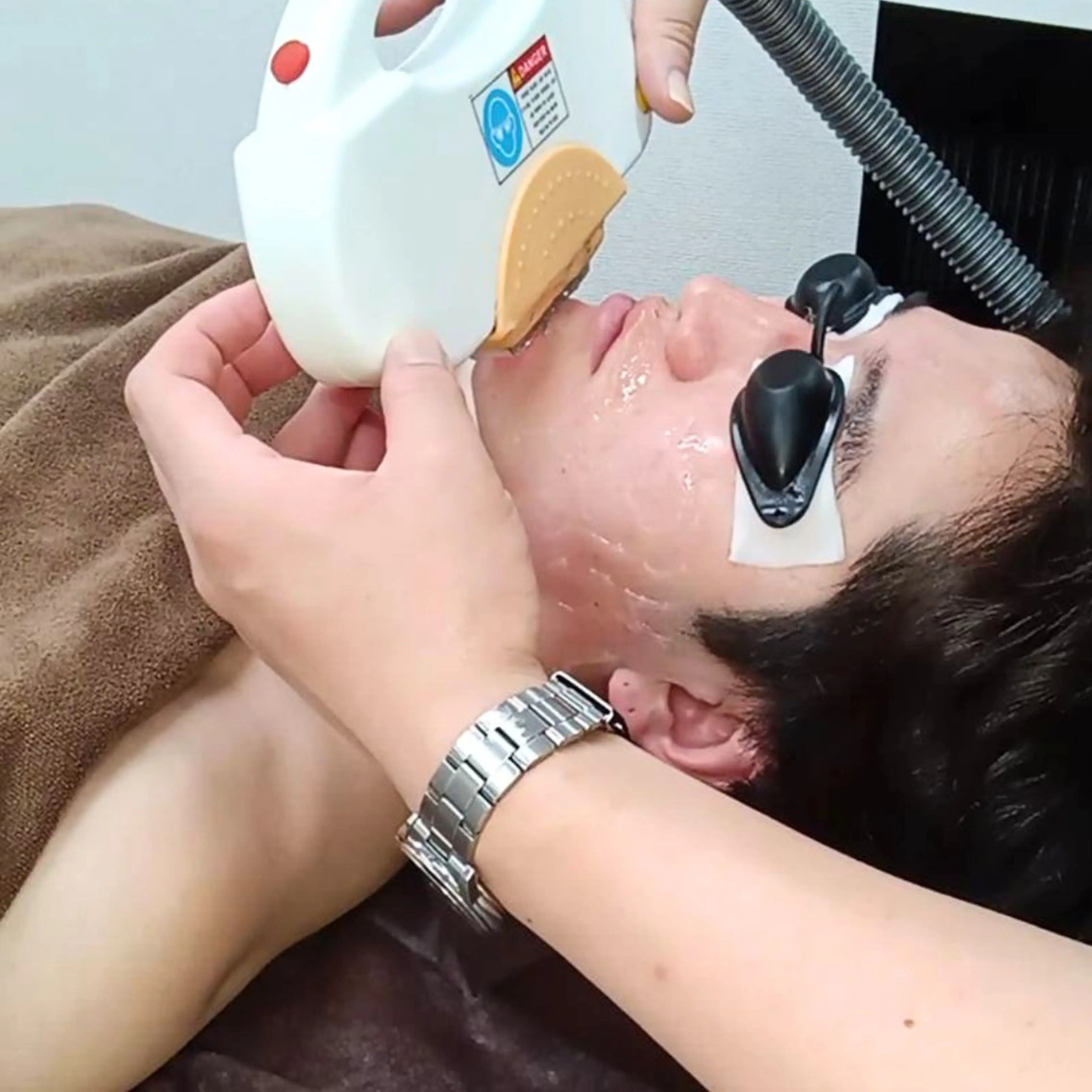 【学生限定初回60%オフ】ヒゲ脱毛の写真