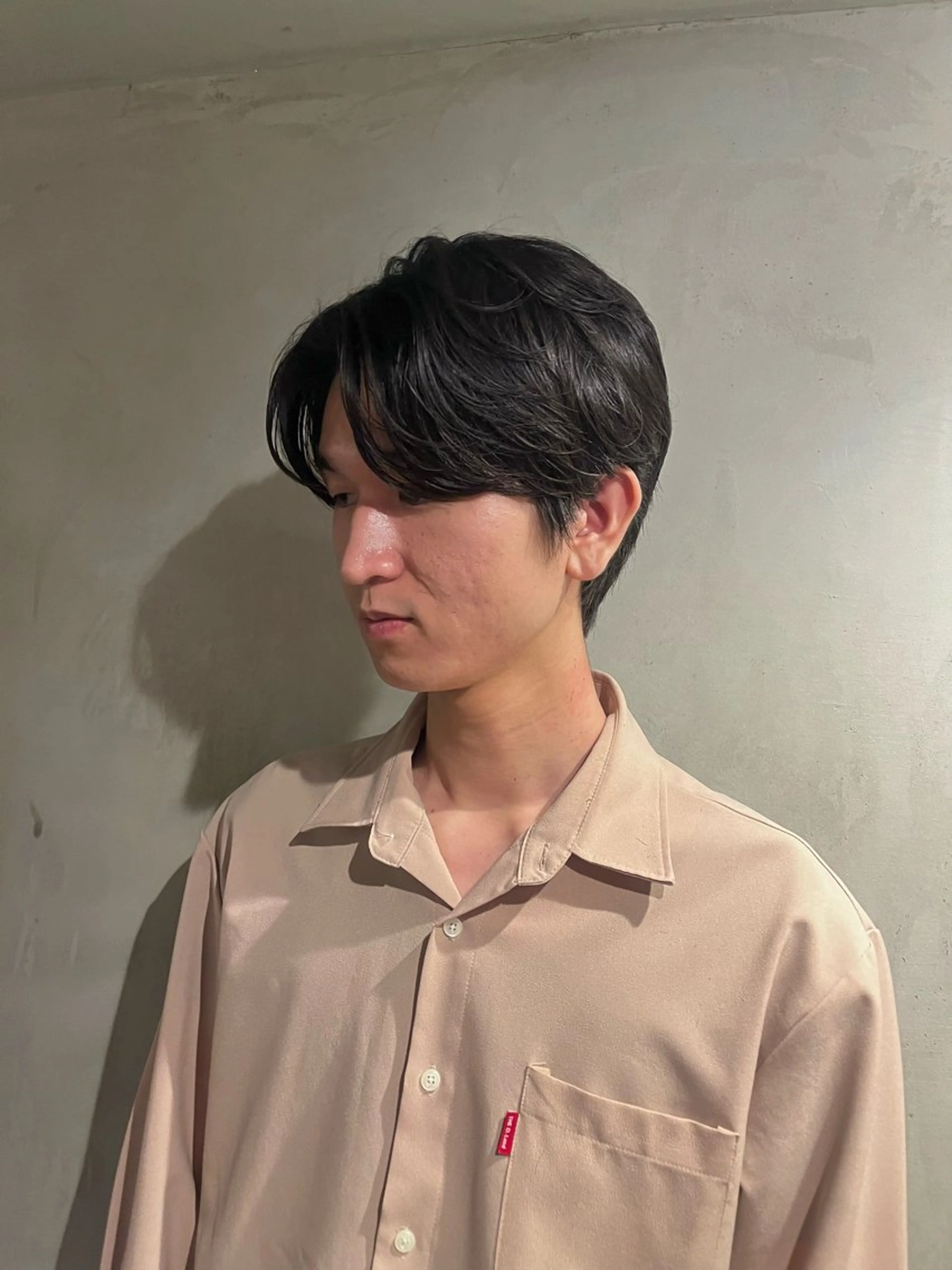 メンズ センターパート カット sourceliebe所属・レイヤー／前髪／顔 周りakaneのヘアスタイル