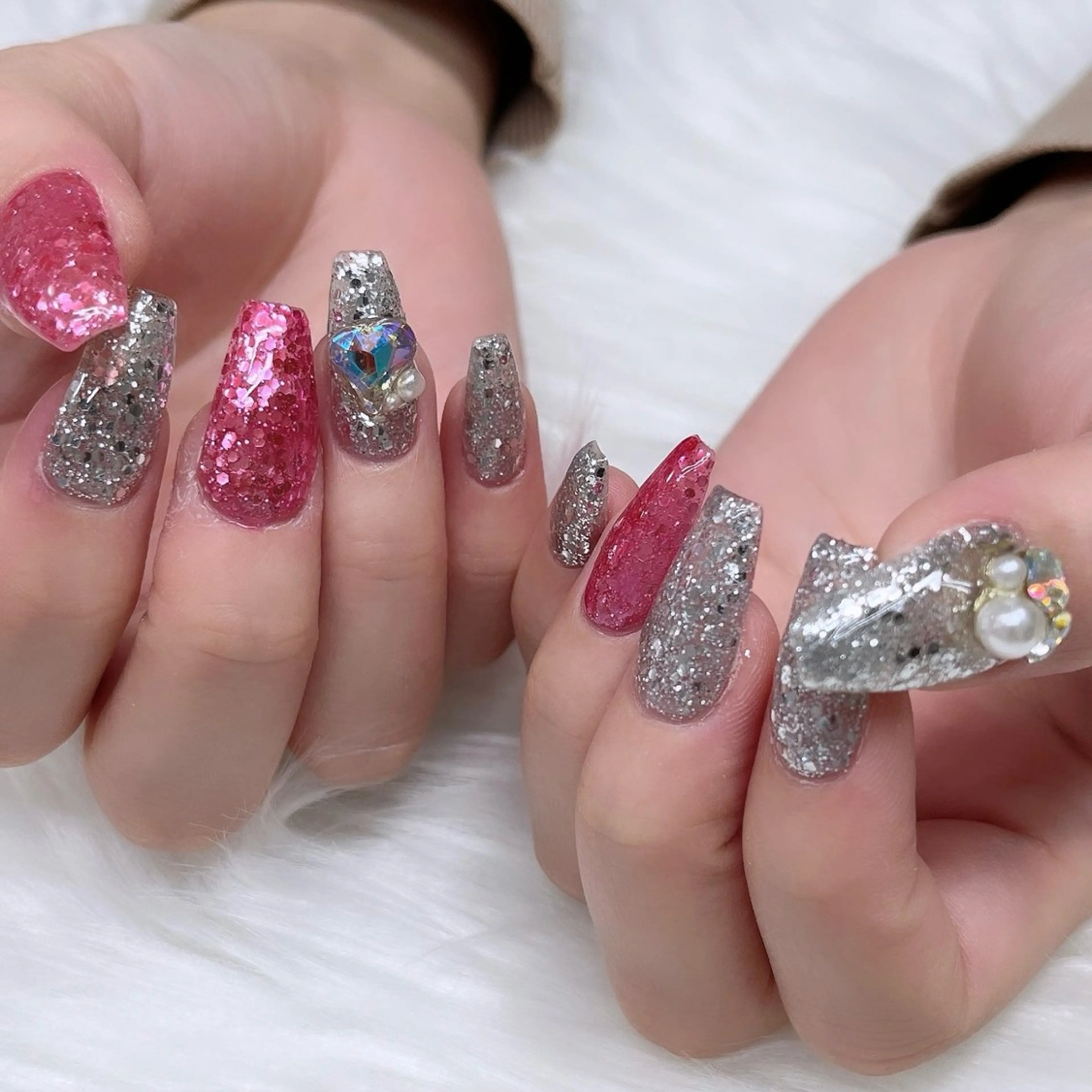 ネイル アートネイル キラキラネイル 韓国ネイル ラメ(グリッター) ロングネイル ハンドネイル 🐕‍🦺Yappy 💗A-tanのネイルデザイン