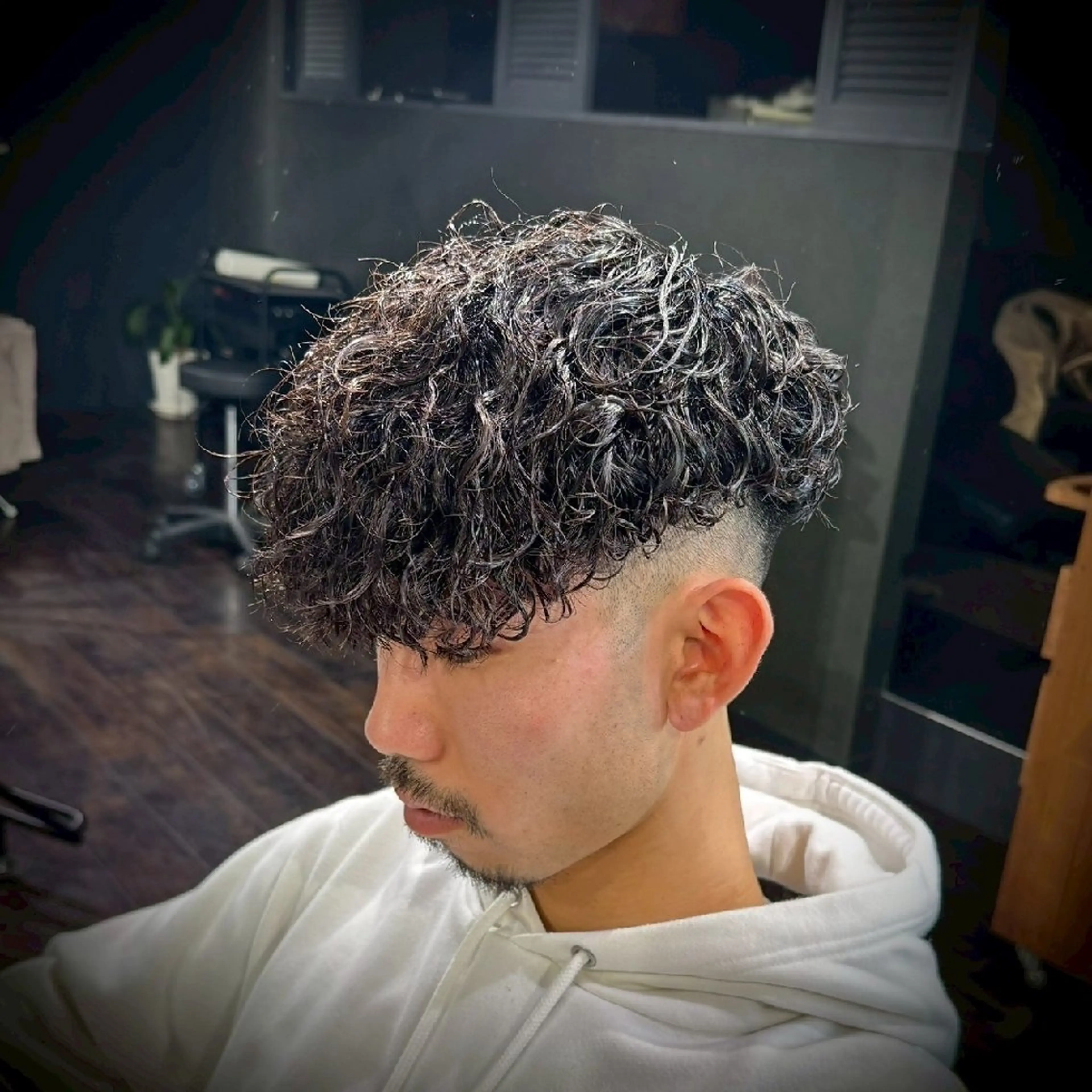 ショート パーマ メンズ 店長 とみー / ツヤ感＆似合わせのヘアスタイル