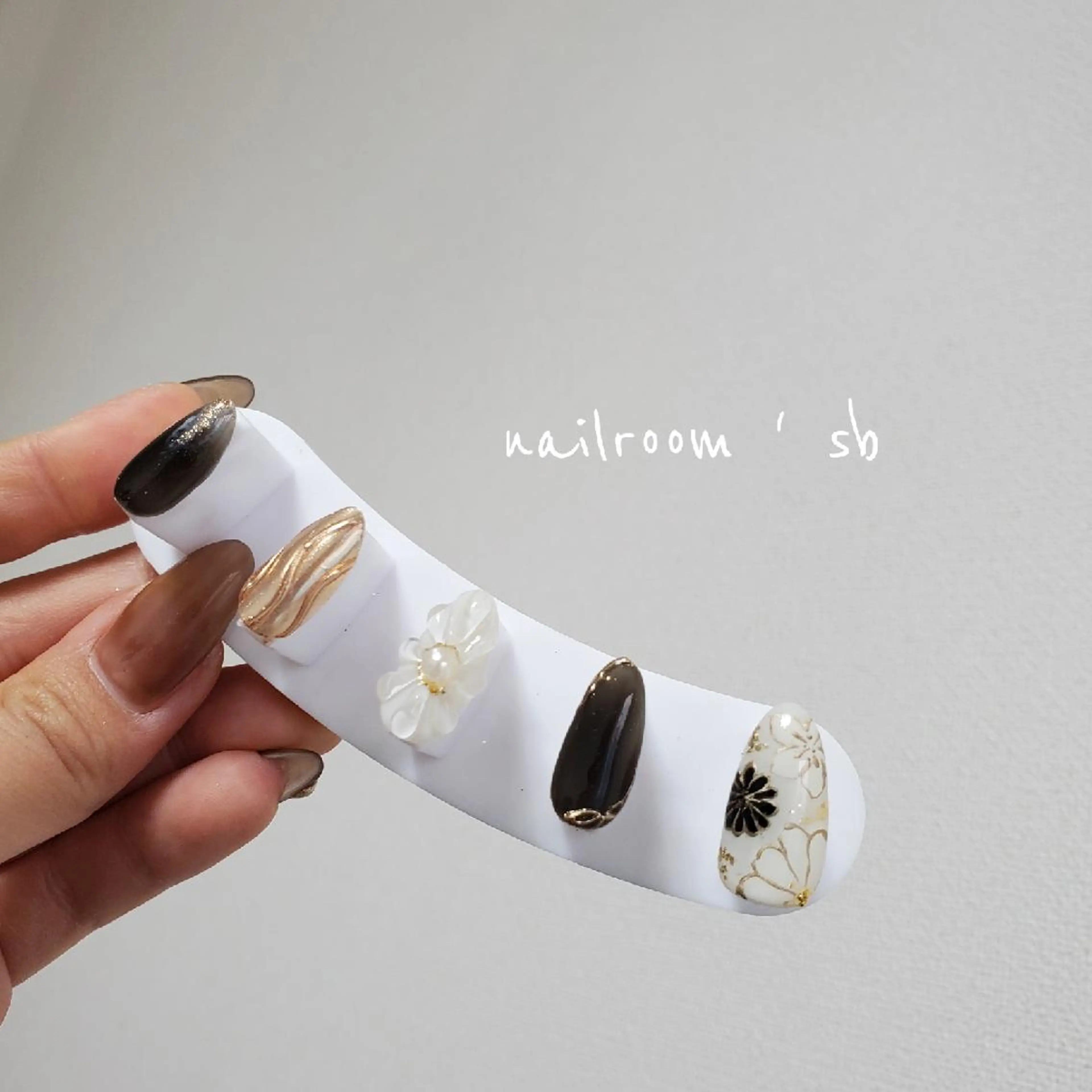 ネイル ネイルチップ nailroom‪ sb‪‪𓈒𓂂𓏸のネイルデザイン