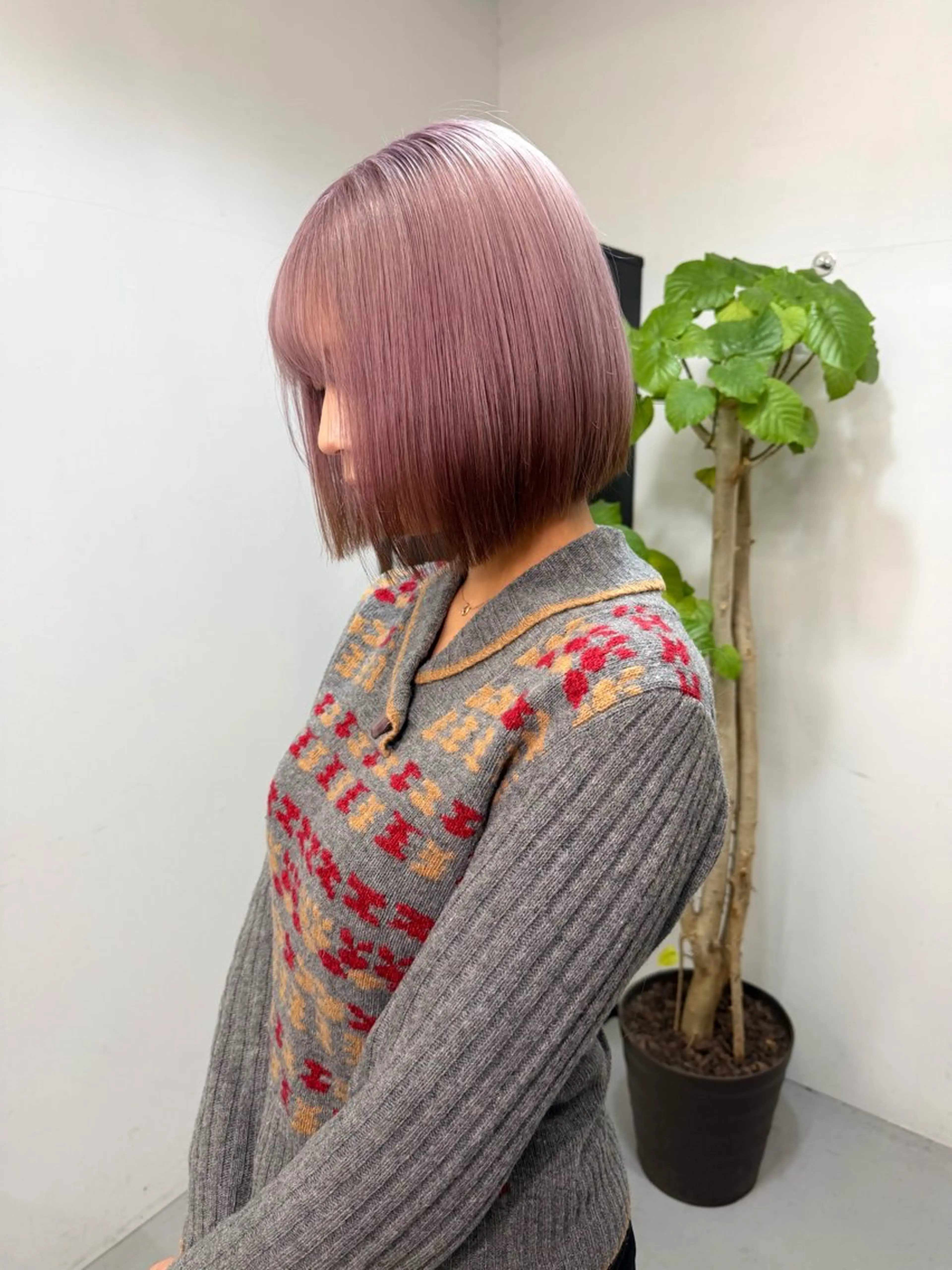 ショート カラー ブロンド グレージュ ピンクカラー ヘアカラー ゆうと/ブリーチモデ ル/ストレートモデルのヘアスタイル