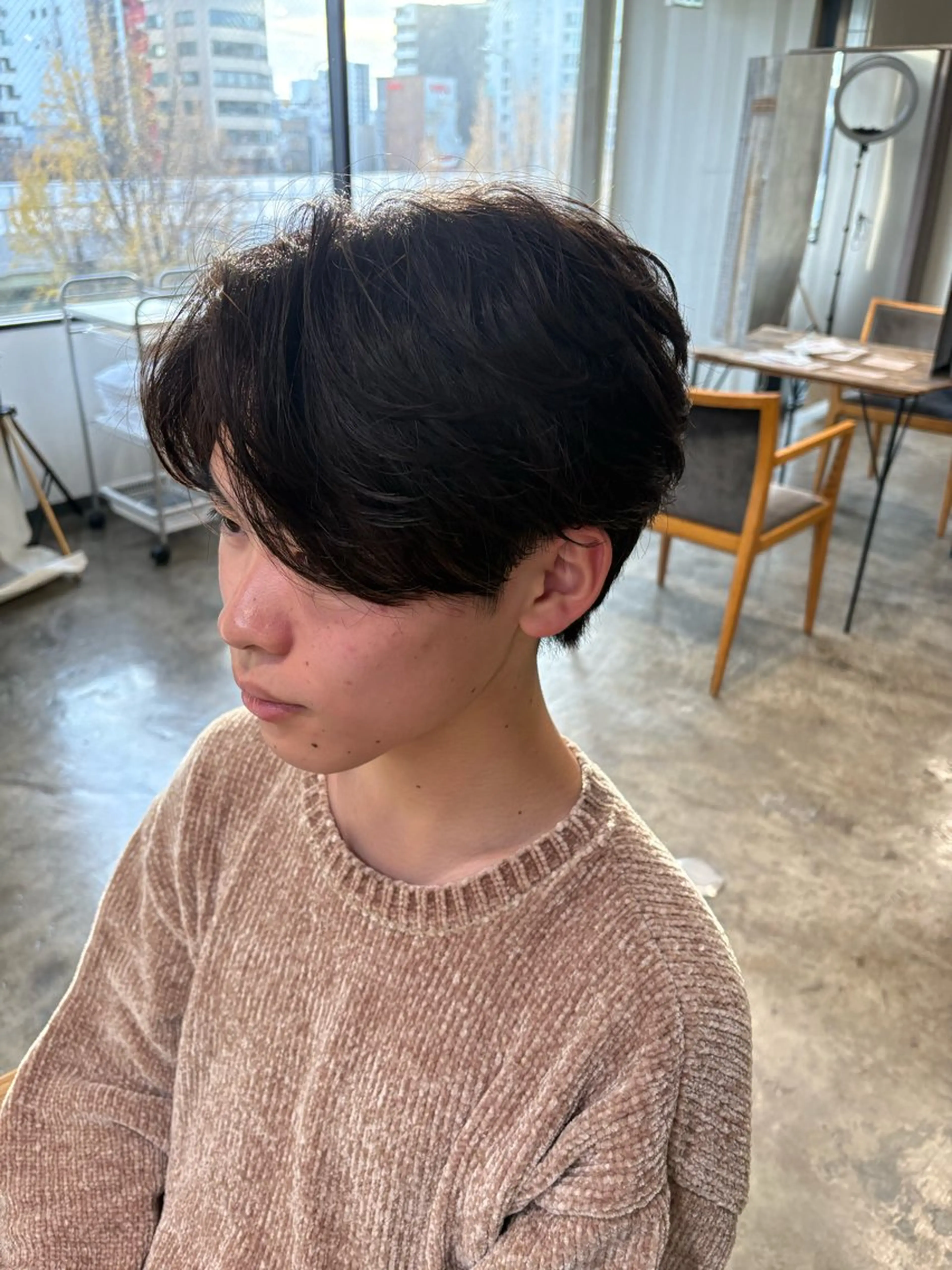 ショート パーマ メンズ センターパート ダウンパーマ フェザーパーマ カルマパーマ メンズ韓国風 カット パーマ become men's hair 名駅店所属・名駅/フェザーパーマ 韓国ヘア/森岡のヘアスタイル