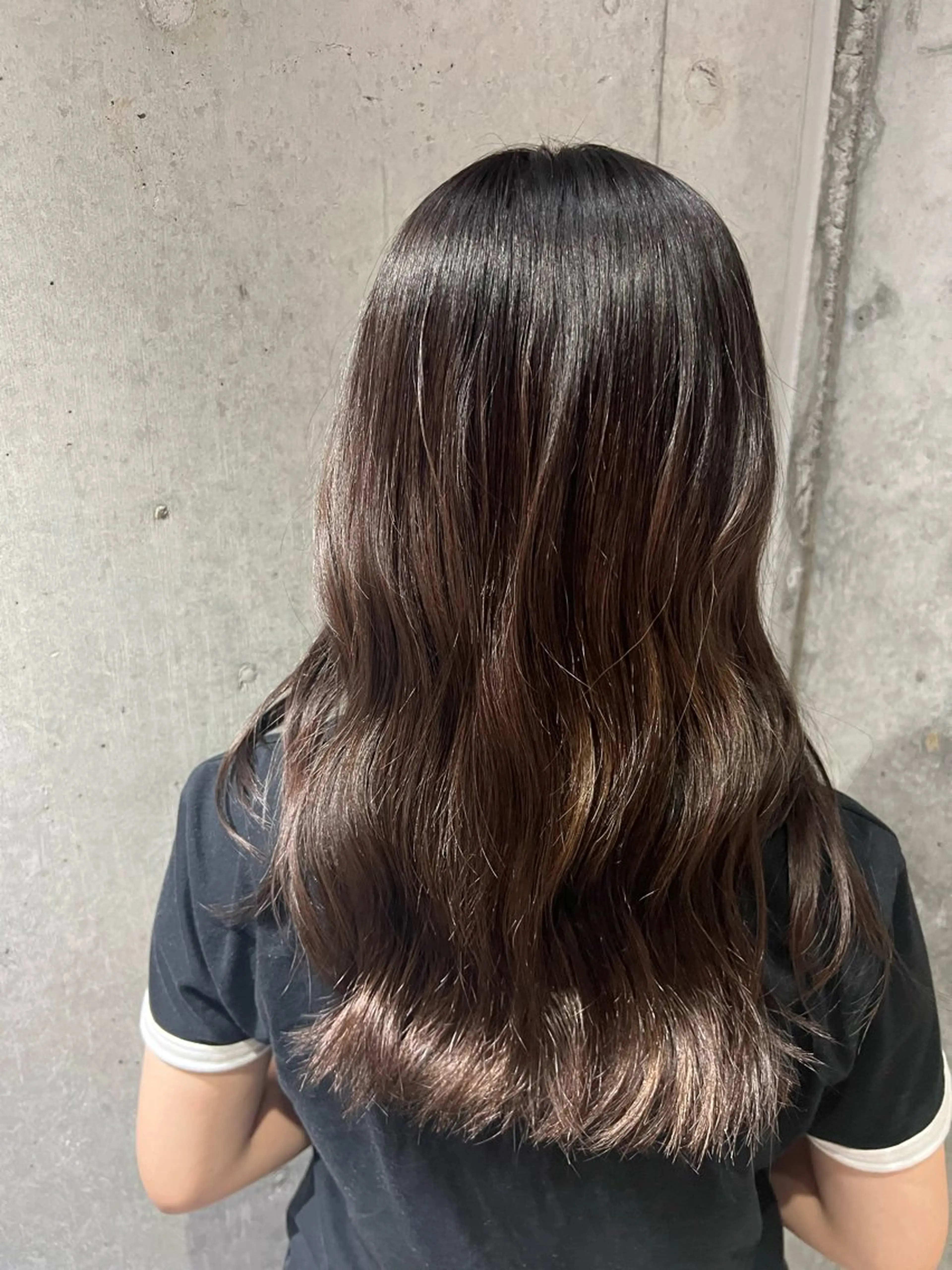 カラー 山口 彩乃のヘアスタイル