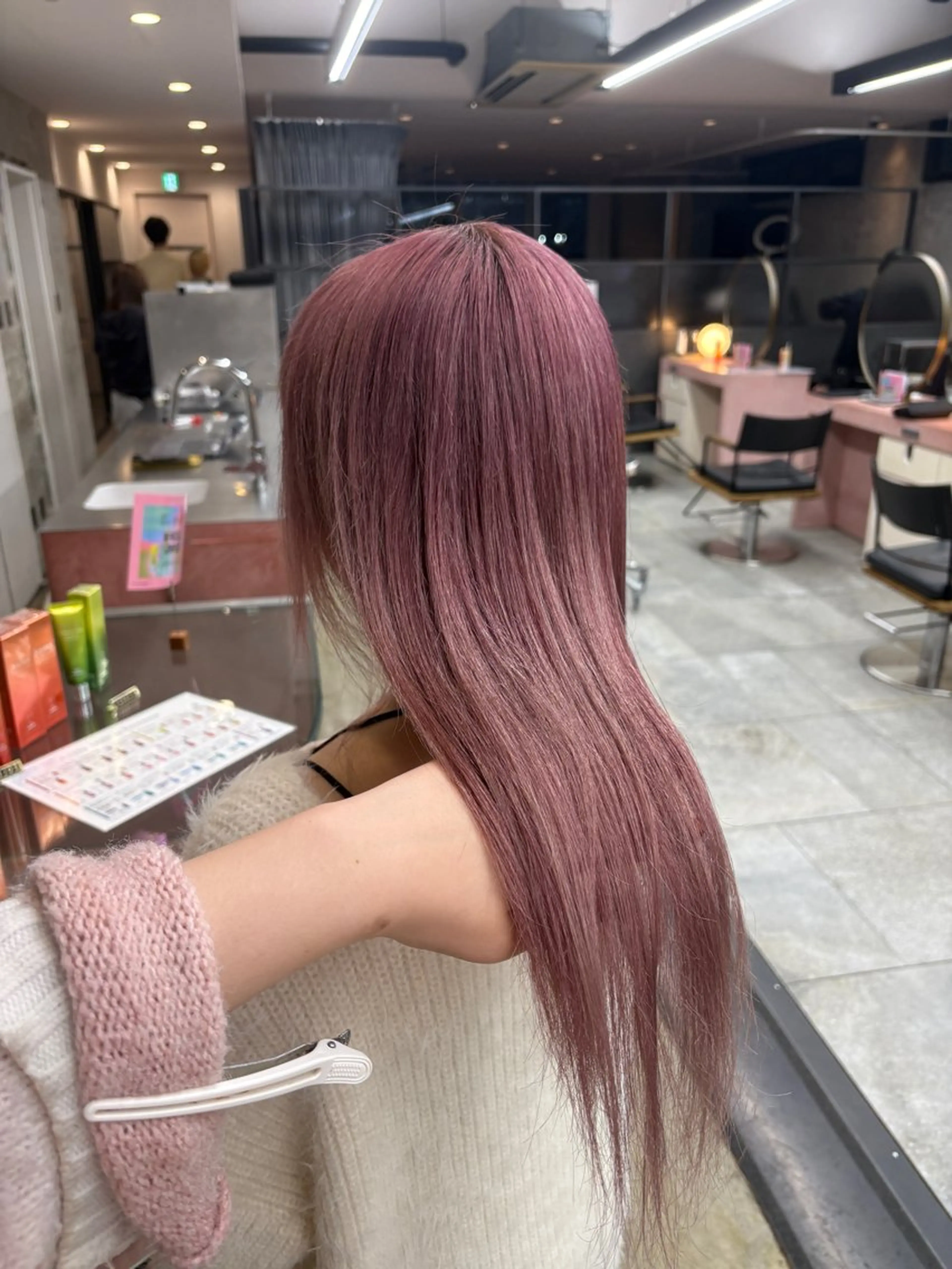 セミロング 鈴木瑛里／ブロンド ベージュ／男女のヘアスタイル