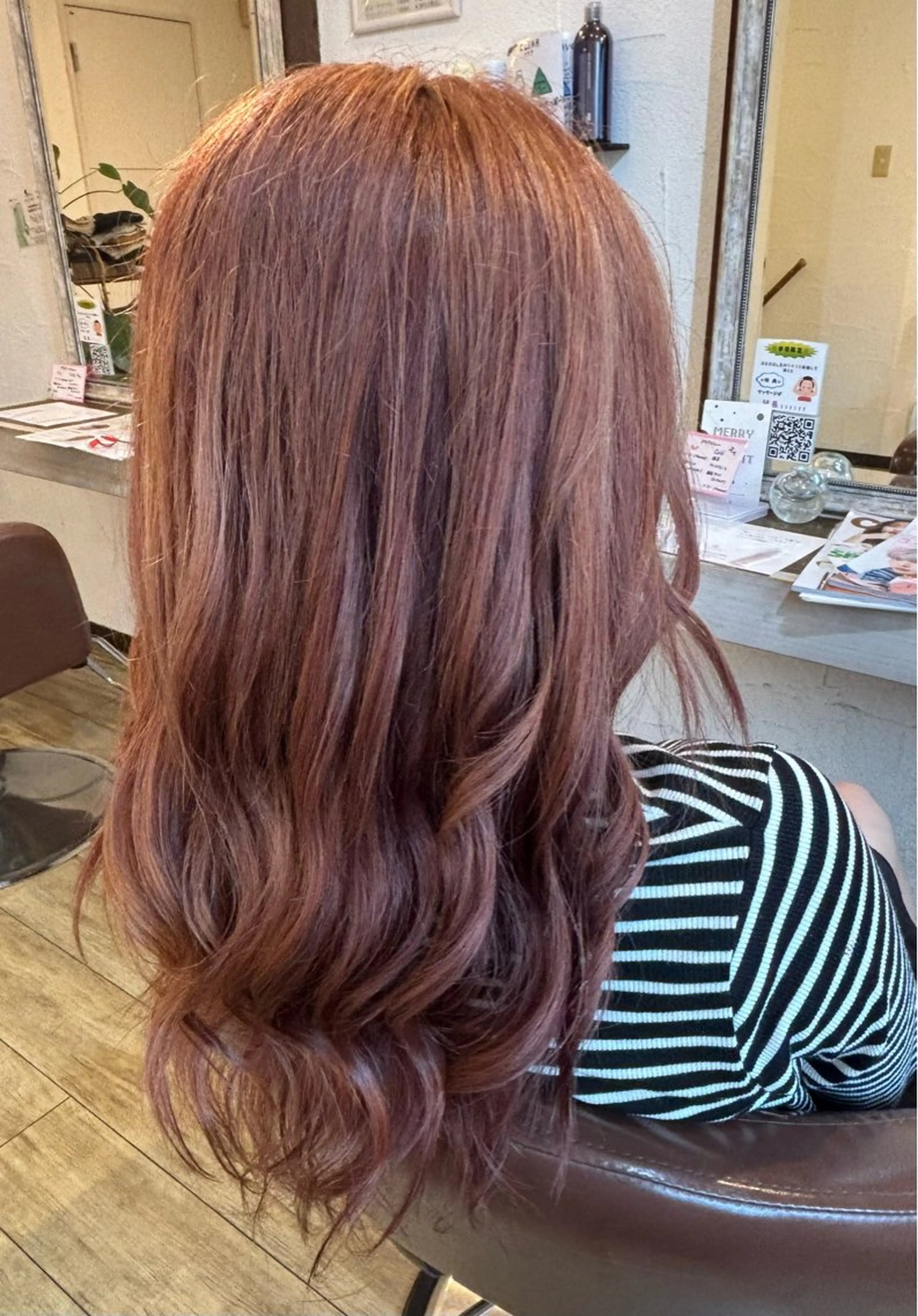 ロング カラー ベージュカラー ブリーチ ピンクカラー ピンクベージュ 星良SERA/笹塚 ショートボブ/モデルのヘアスタイル