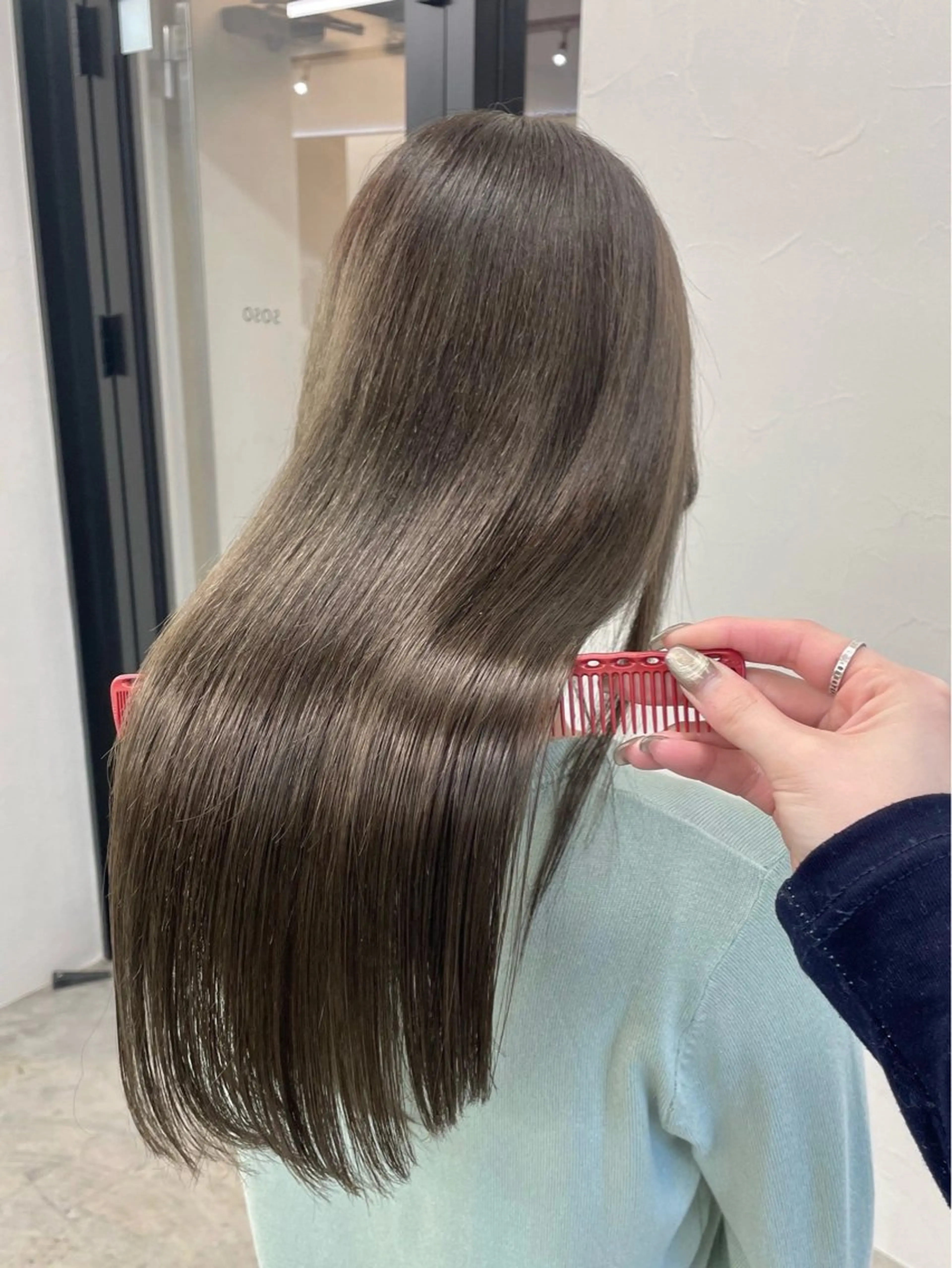 ロング 髪質改善 縮毛矯正 トリートメント 酸熱トリートメント トリートメント カラーモデル募集 ✨🤍モモハ🤍✨のヘアスタイル