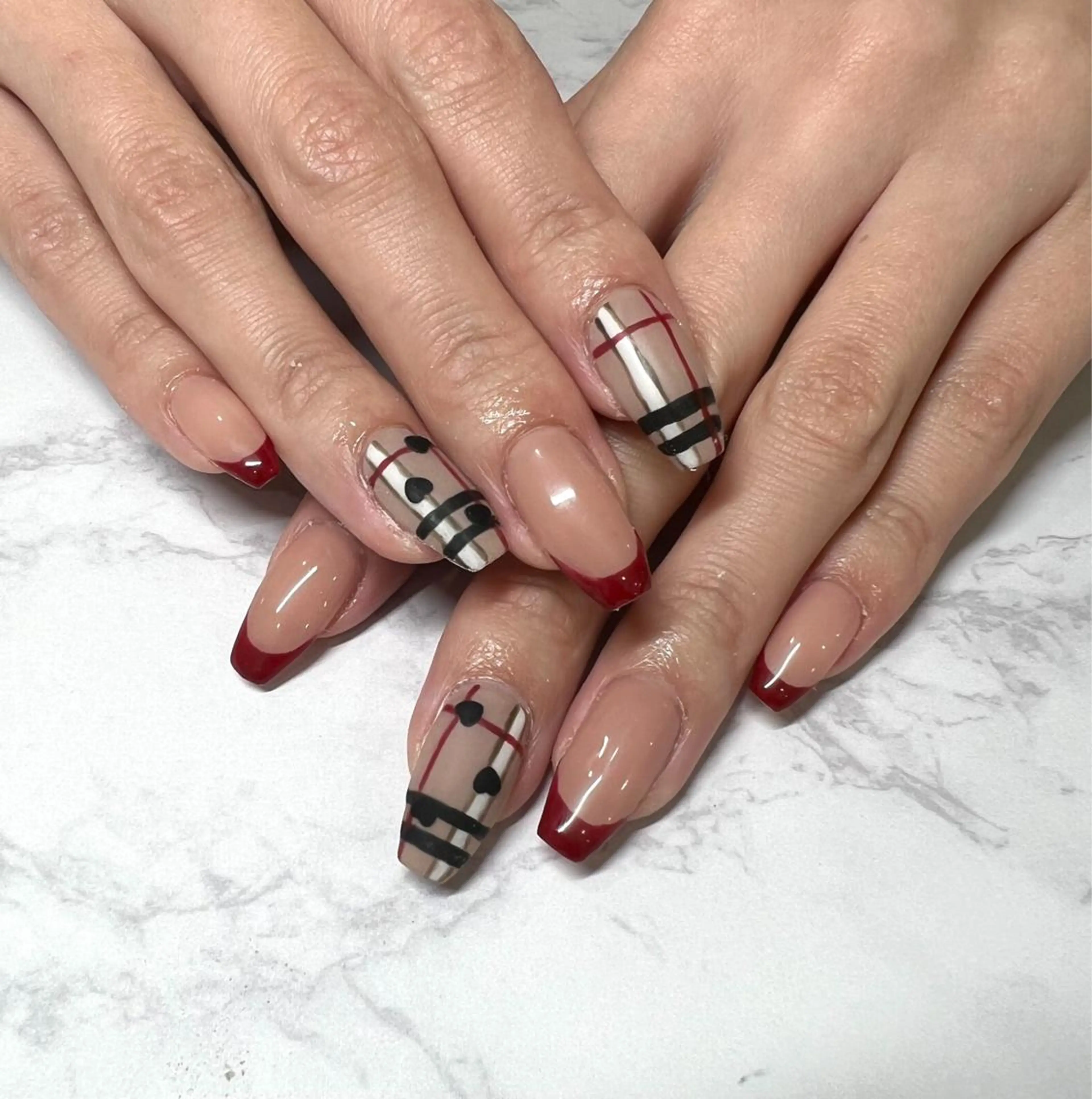 ネイル PEEKABOO京橋 EYE&NAILのマツエク・マツパデザイン