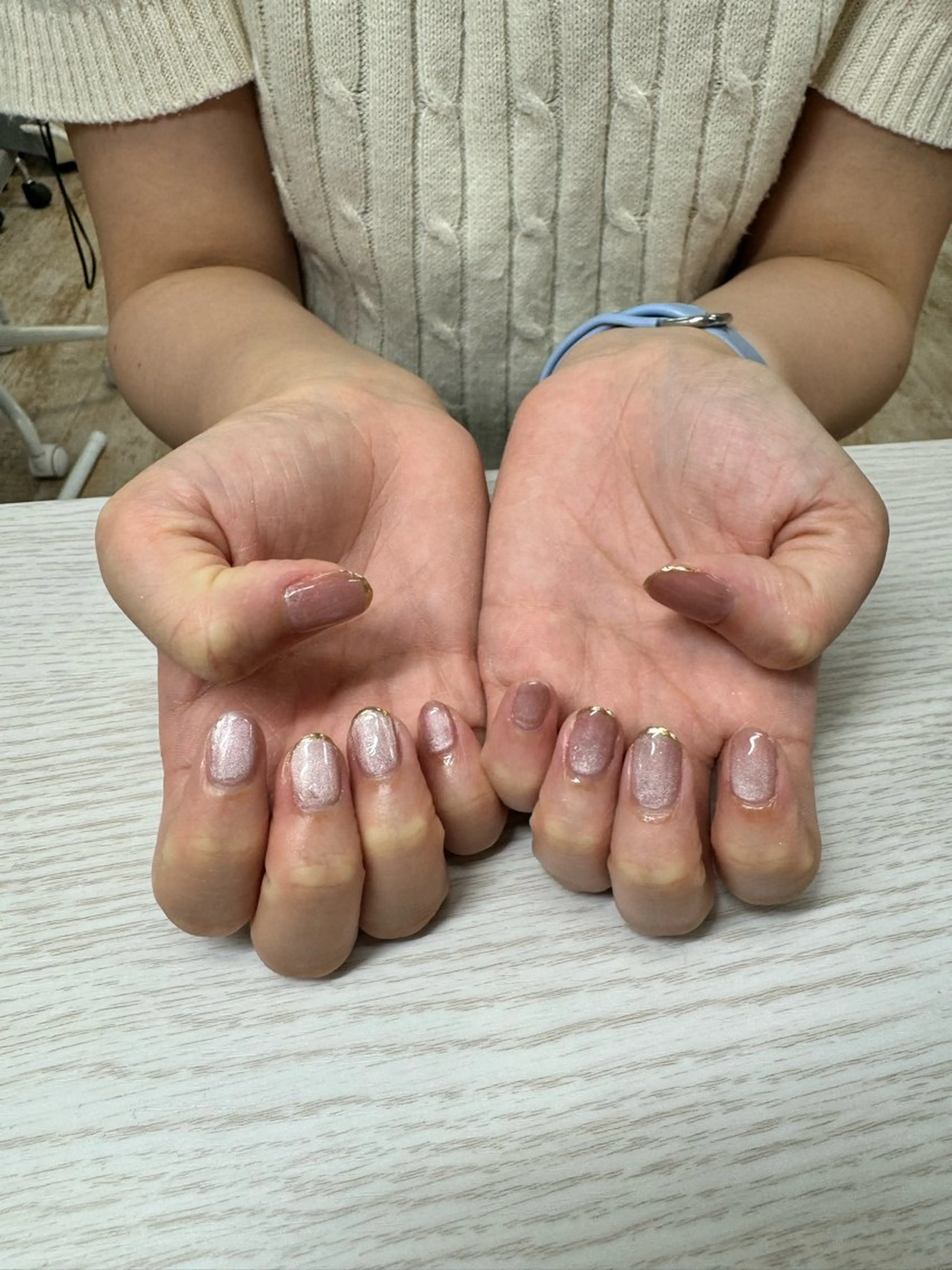 ネイル ゴールド マグネットネイル ミラーネイル VENUSBELT 杏のネイルデザイン