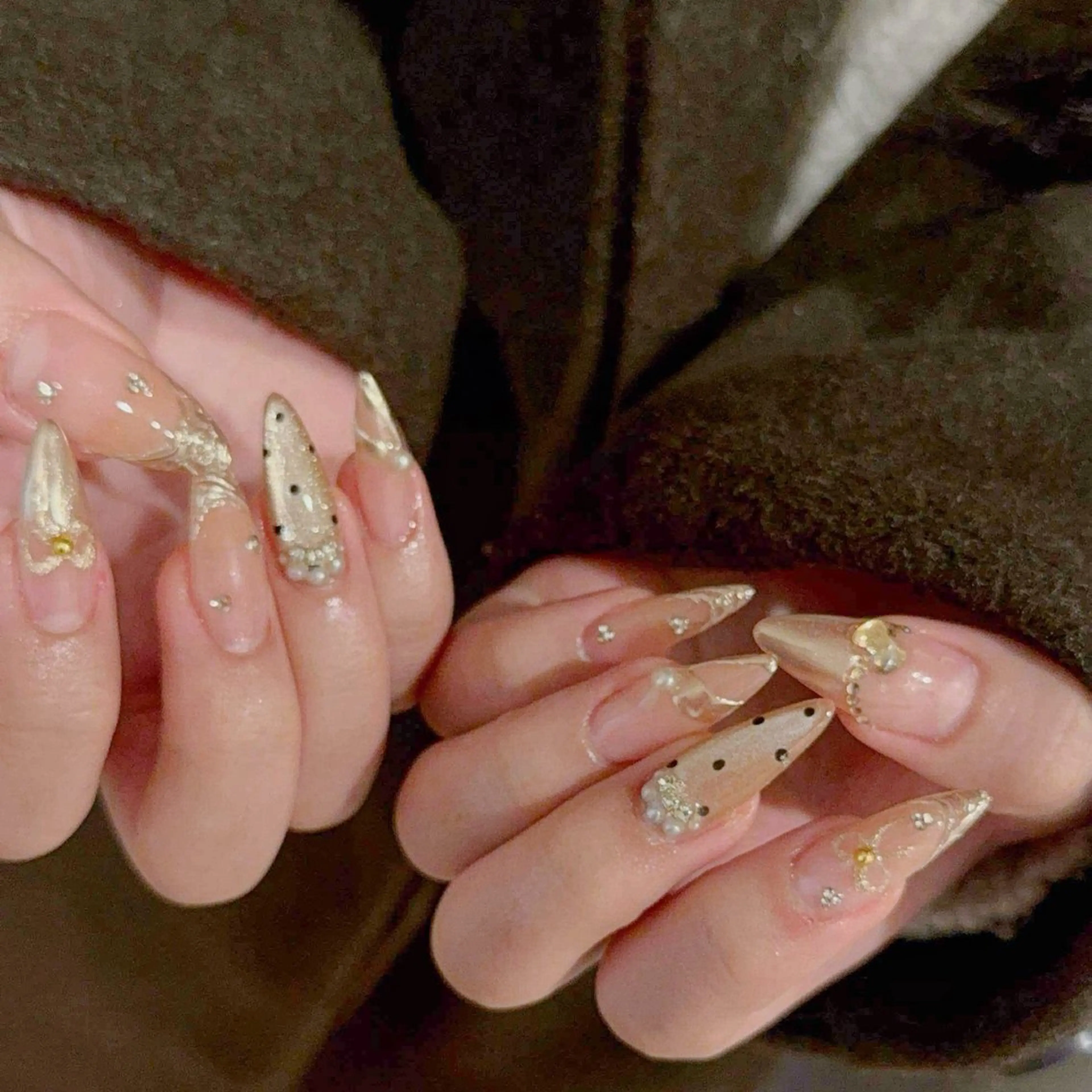 ネイル チークネイル フレンチネイル ガラスフレンチ グラデーション キラキラネイル ハンドネイル LilyLala Nailsalonのネイルデザイン