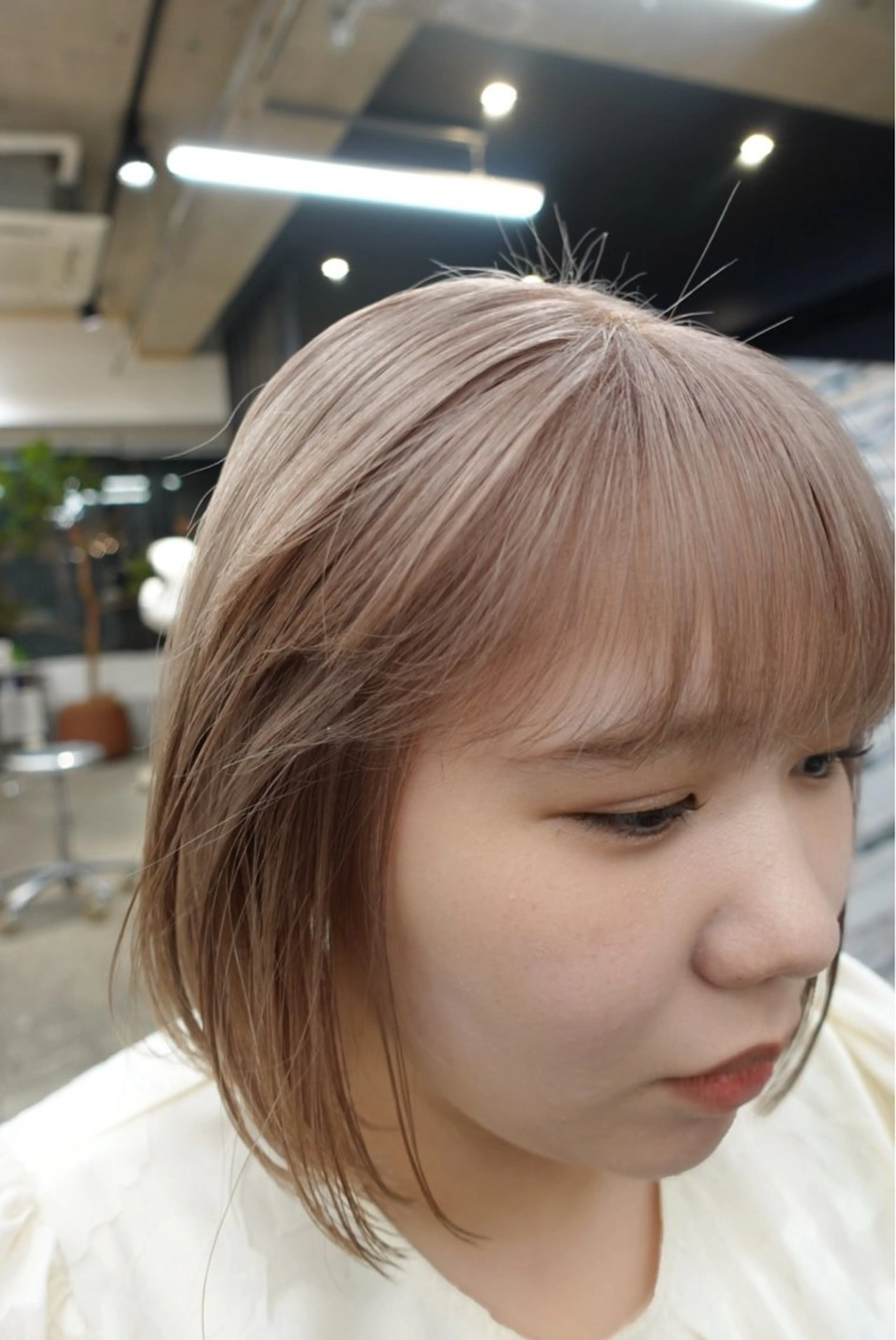 ショート カラー ヘアアレンジ ベージュカラー ハイトーンカラー ピンクカラー ピンクベージュ カット ヘアカラー 🌐サトウ リョウ🌐のヘアスタイル