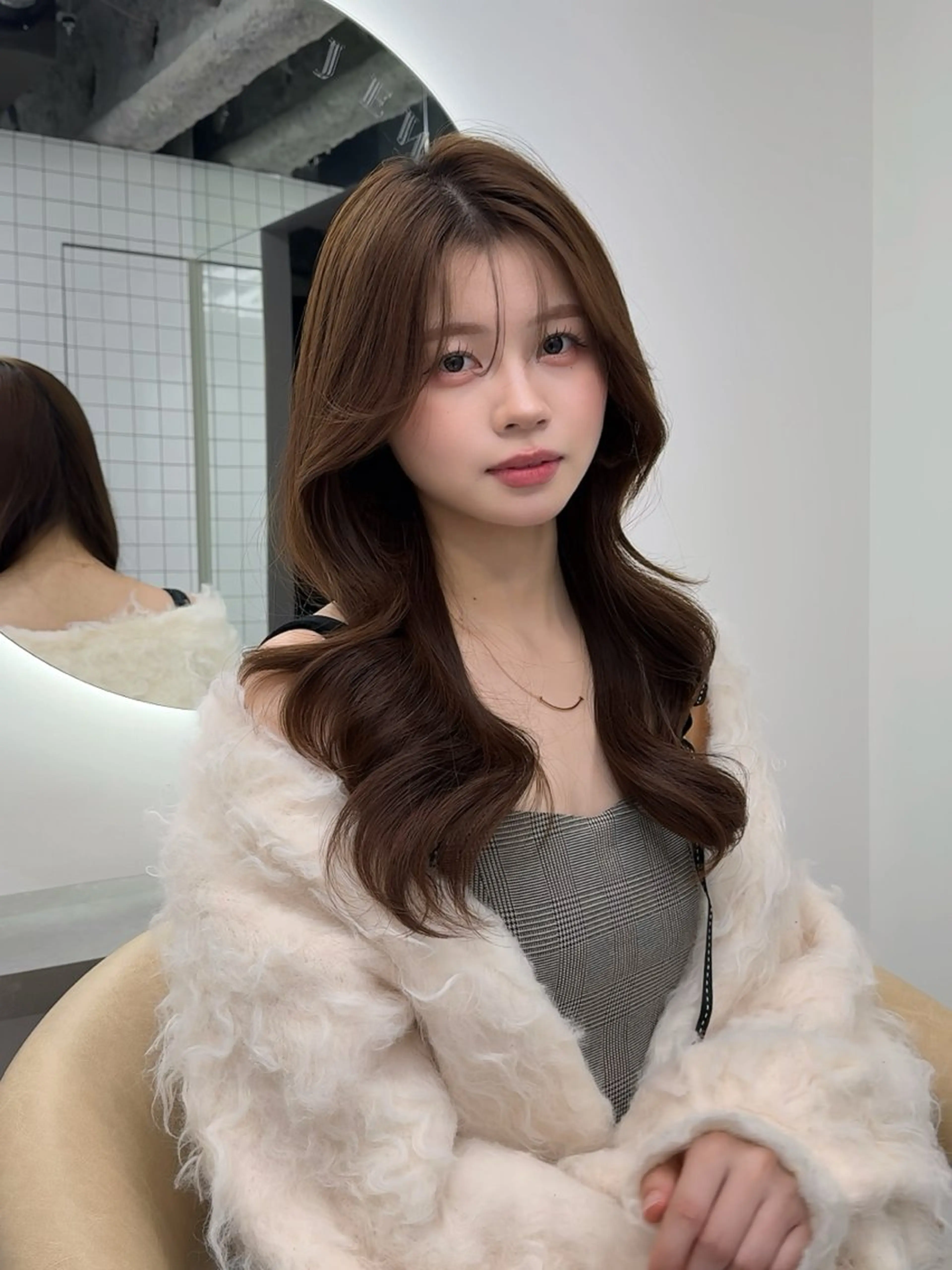 セミロング カラー ベージュカラー 透明感カラー ヨシンモリ 韓国風ヘア レイヤーカット カット ヘアカラー トリートメント 韓国ヘア/レイヤー カット SAKURAのヘアスタイル