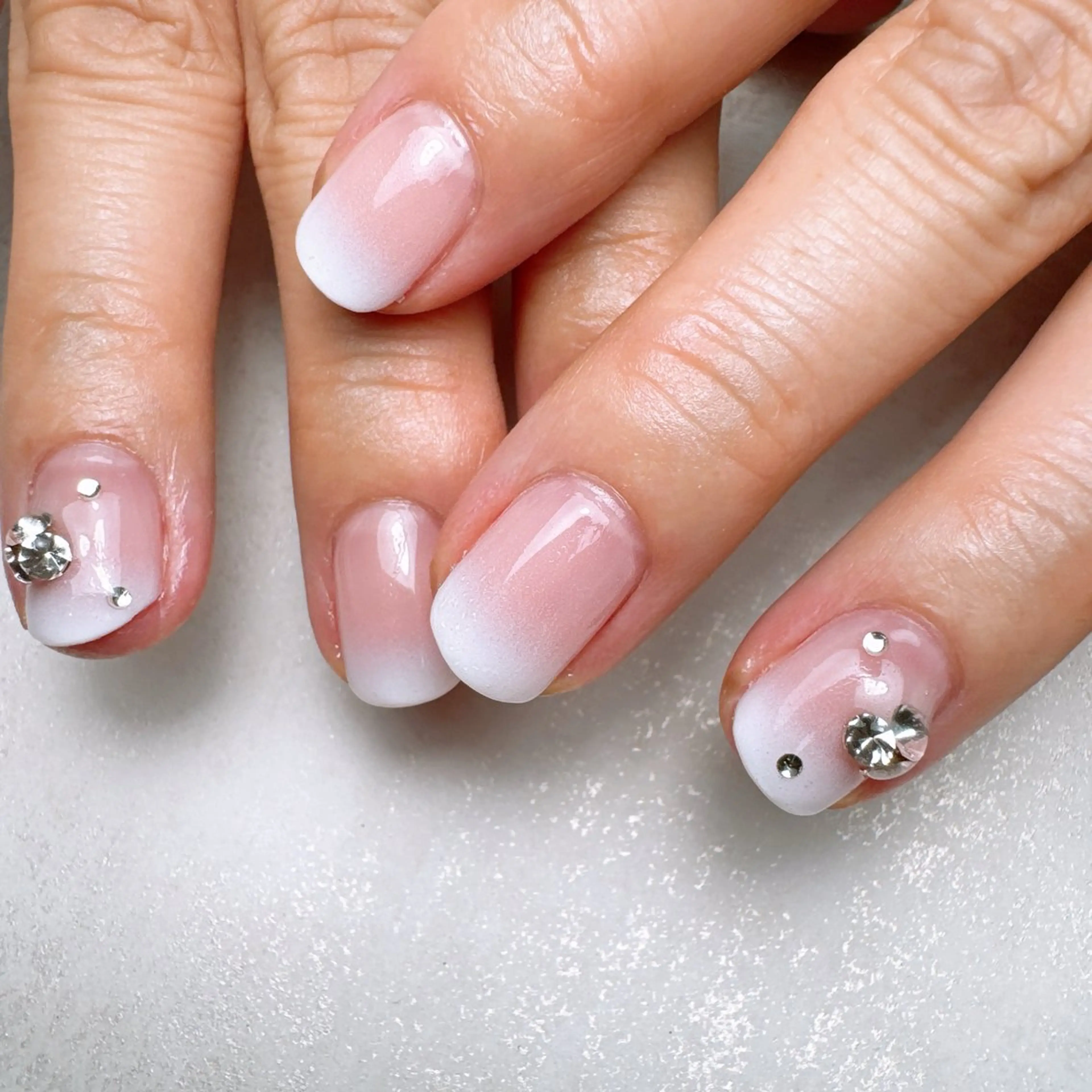 ネイル ジェルネイル ストーンネイル H2 nail schoolのネイルデザイン