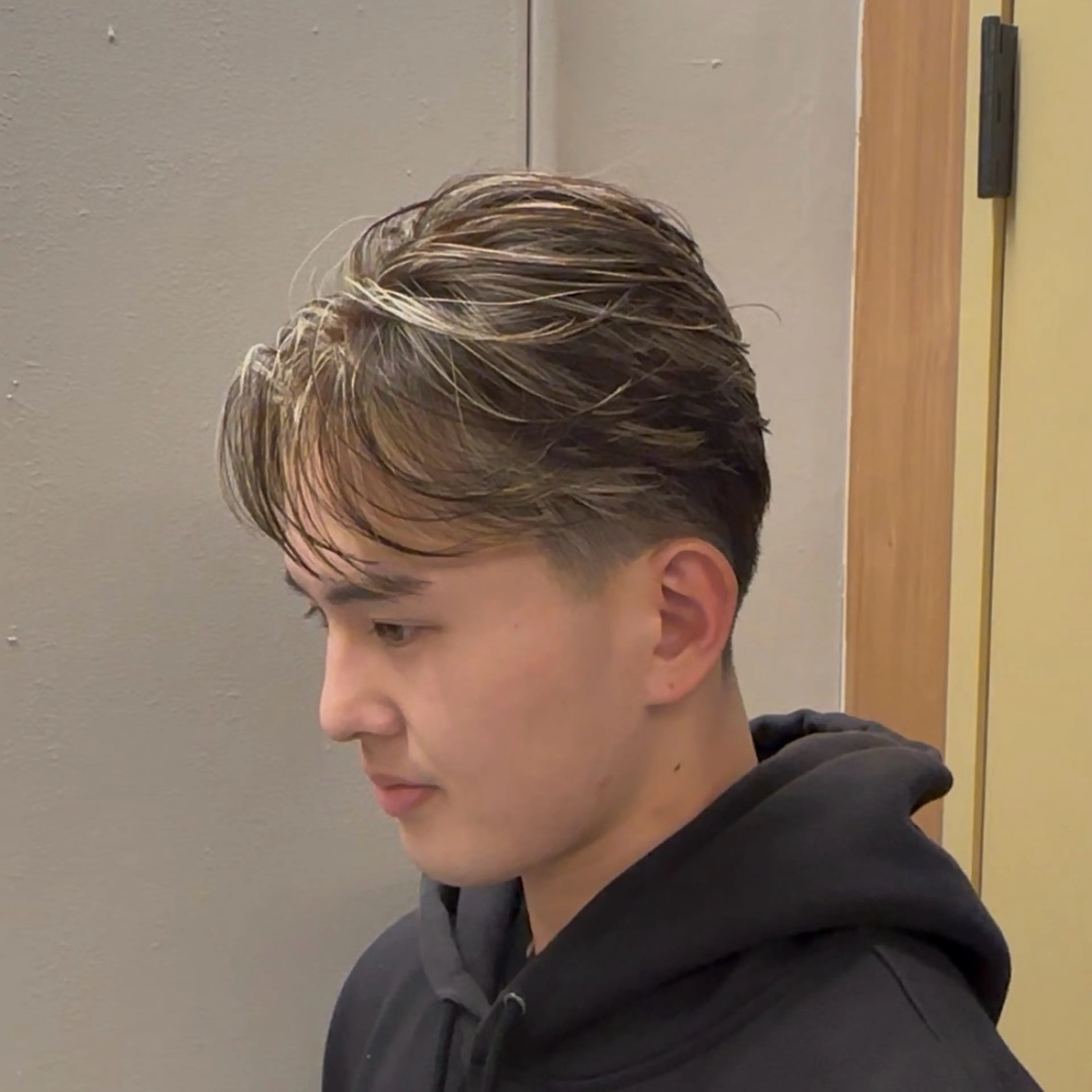 カラー メンズ ヘアカラー メンズハイライト／ メンズブリーチカラーのヘアスタイル