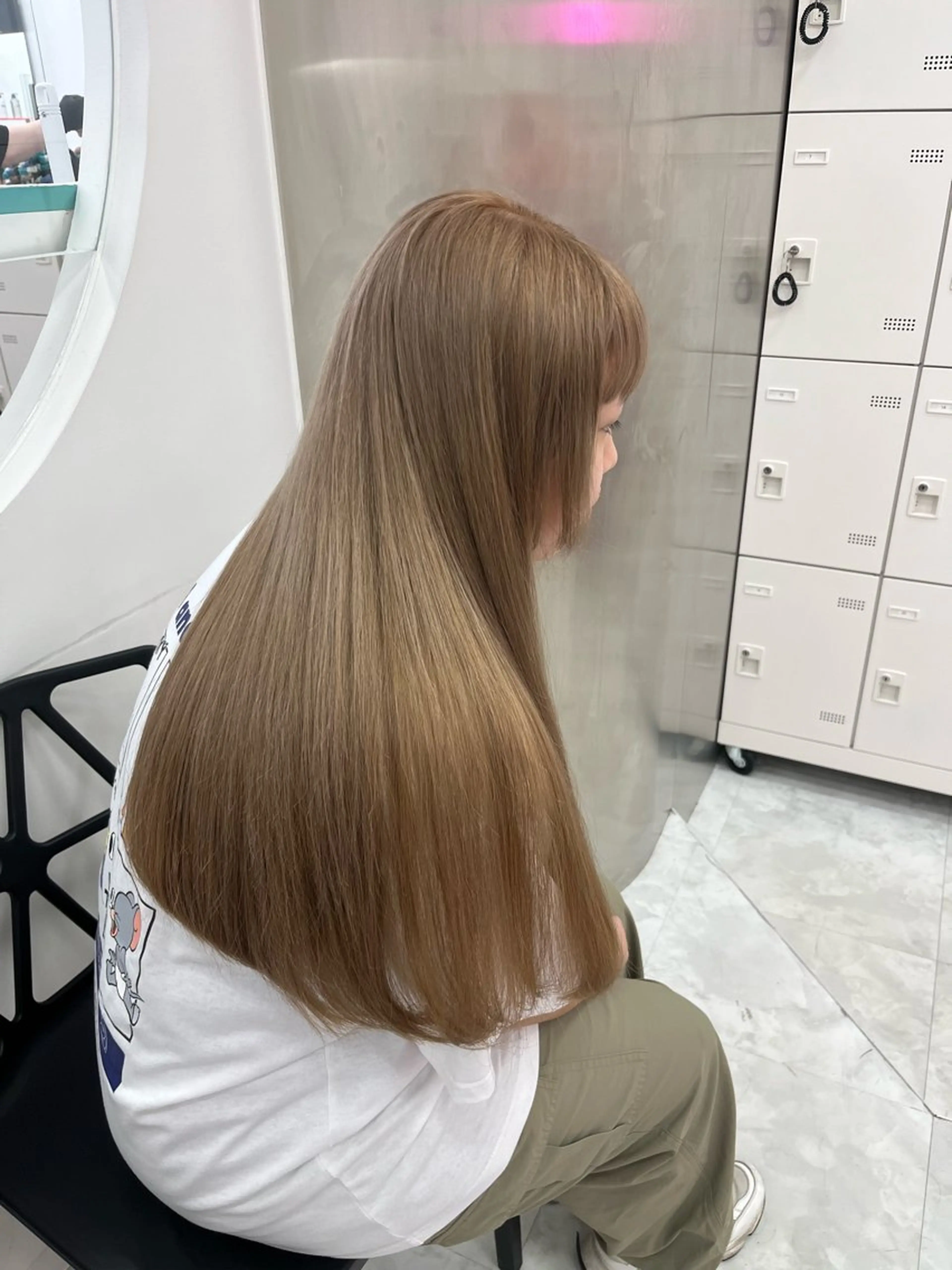 ロング ヘアカラー トリートメント ヘッドスパ ヘアセット ❤︎ワンホンガーリー なハイトーンヘア❤︎のヘアスタイル