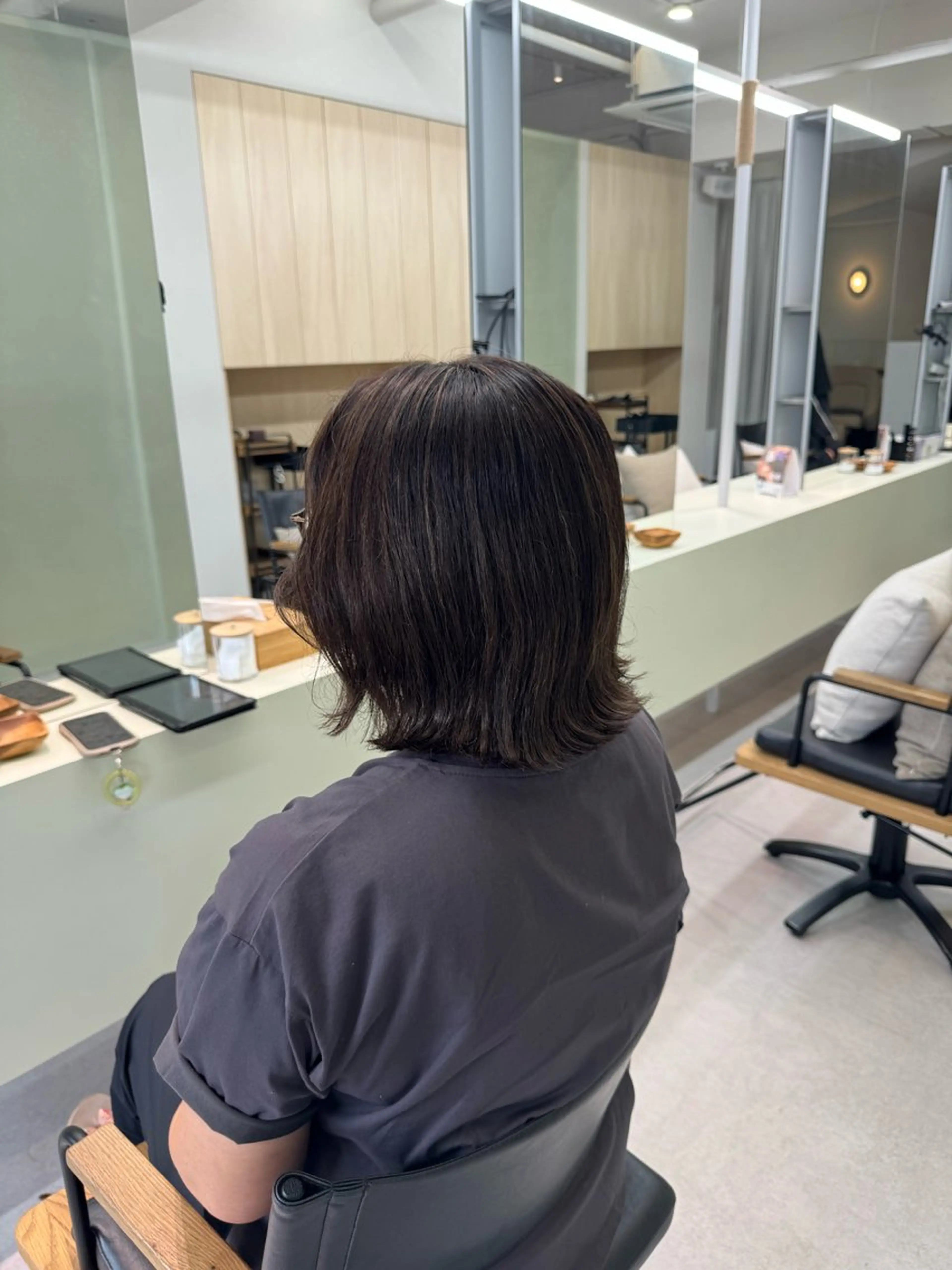 ミディアム カラー ハイライトカラー ハイライト DEE okazakiのヘアスタイル