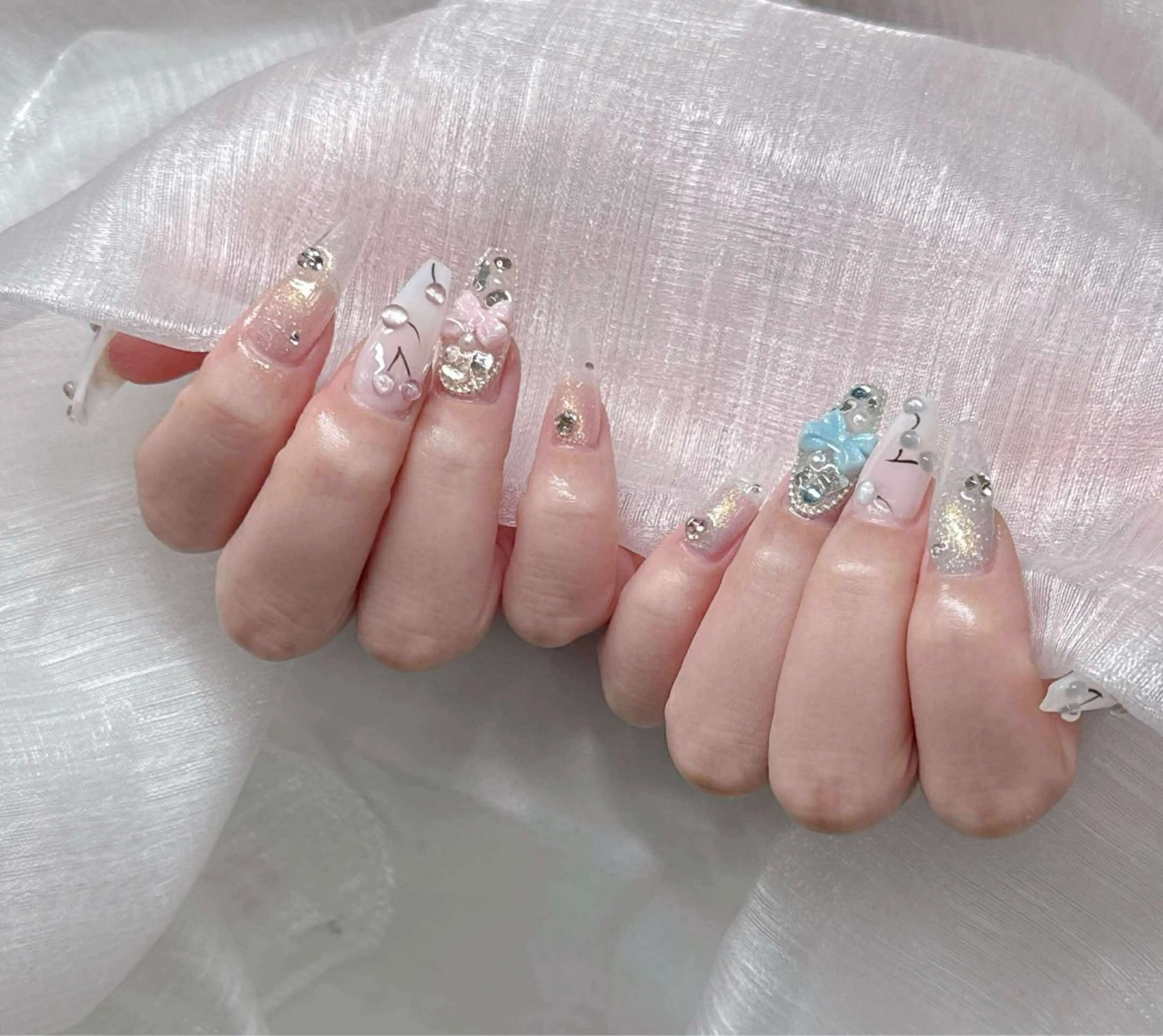 ネイル 長さ出し グラデーション 卒業式 キラキラネイル マグネットネイル ハンドネイル Lee Nailsのネイルデザイン