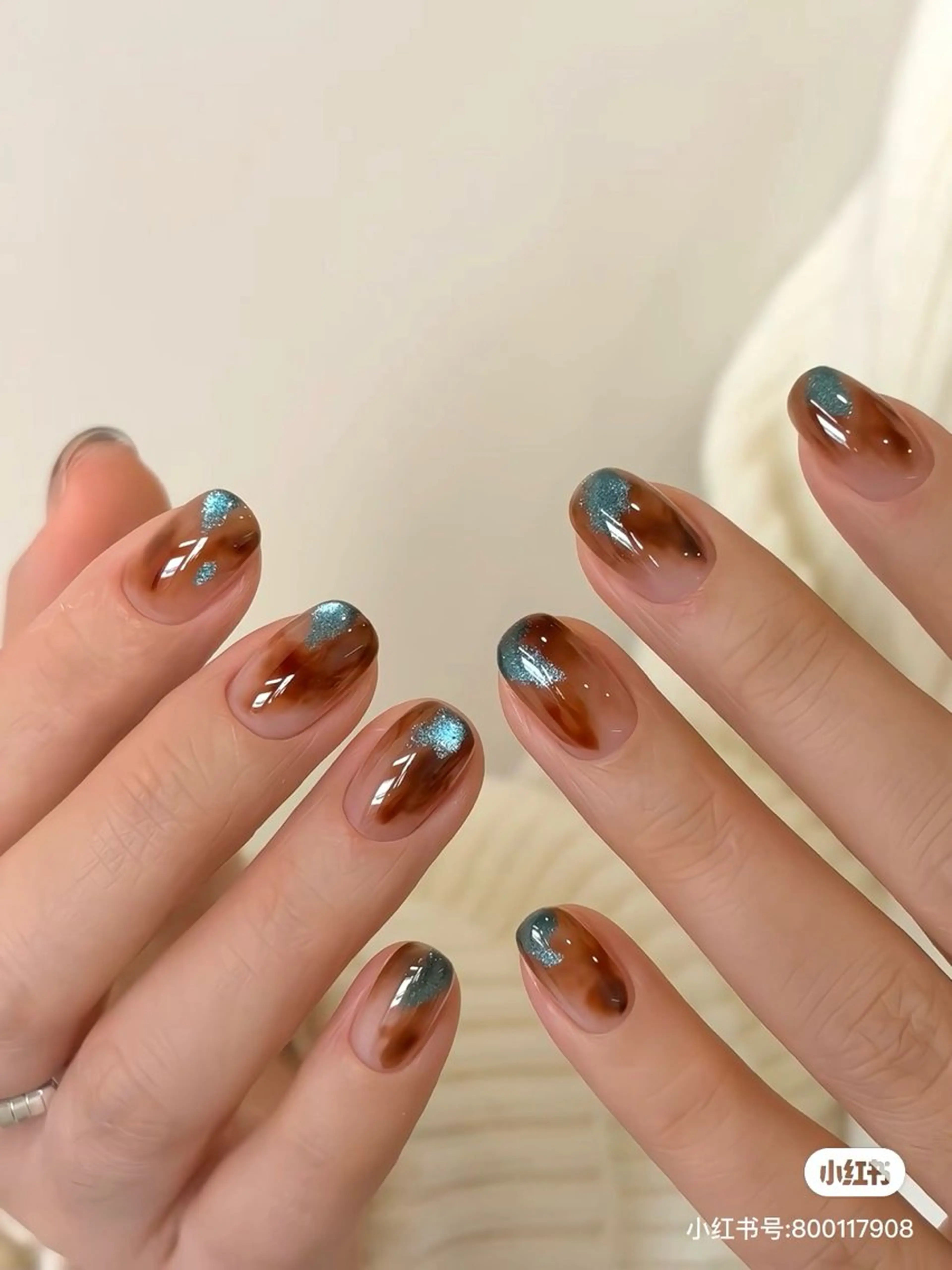 ネイル フレンチネイル 韓国ネイル マグネットネイル 持ち込み ネイルチップ ハンドネイル ハンドケア イブ ネイリのネイルデザイン