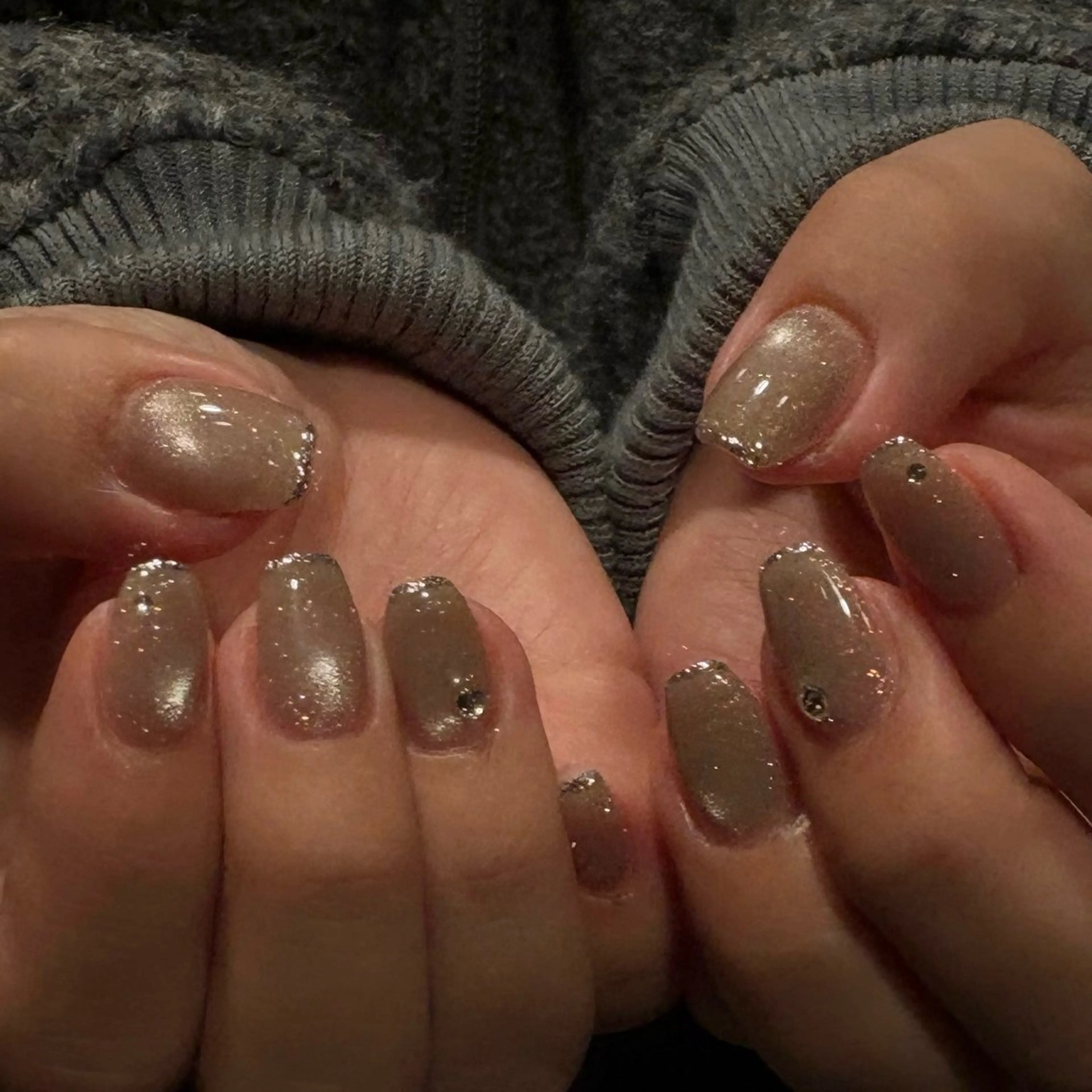 ネイル 韓国ネイル マグネットネイル ニュアンスネイル オフィスネイル ワンホンネイル ハンドネイル amuse ニュアンスネイルのネイルデザイン