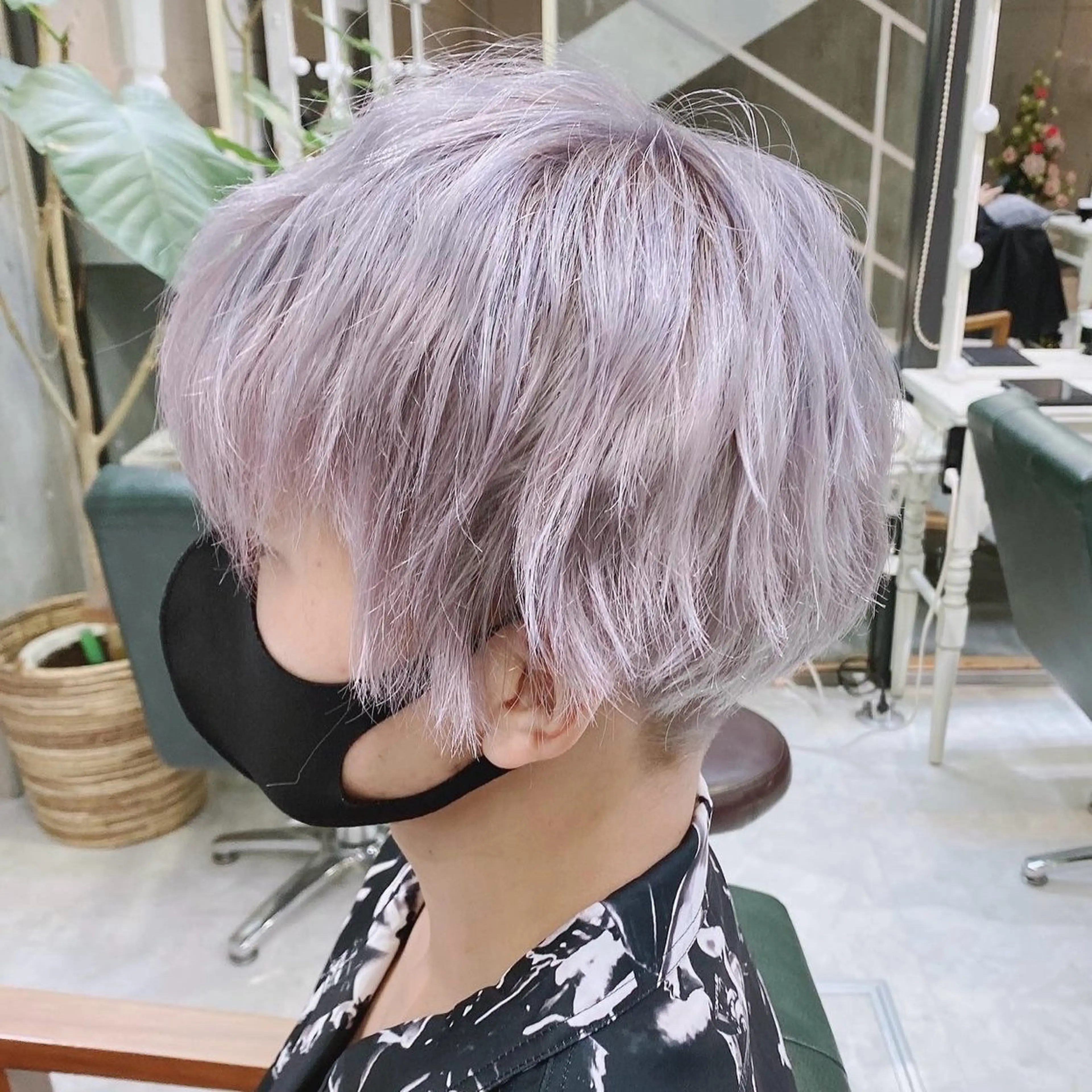 ショート カラー アッシュ ブリーチ デザインカラー ハイトーンカラー ラベンダーカラー ヘアカラー トリートメント DAYS Men’sのヘアスタイル