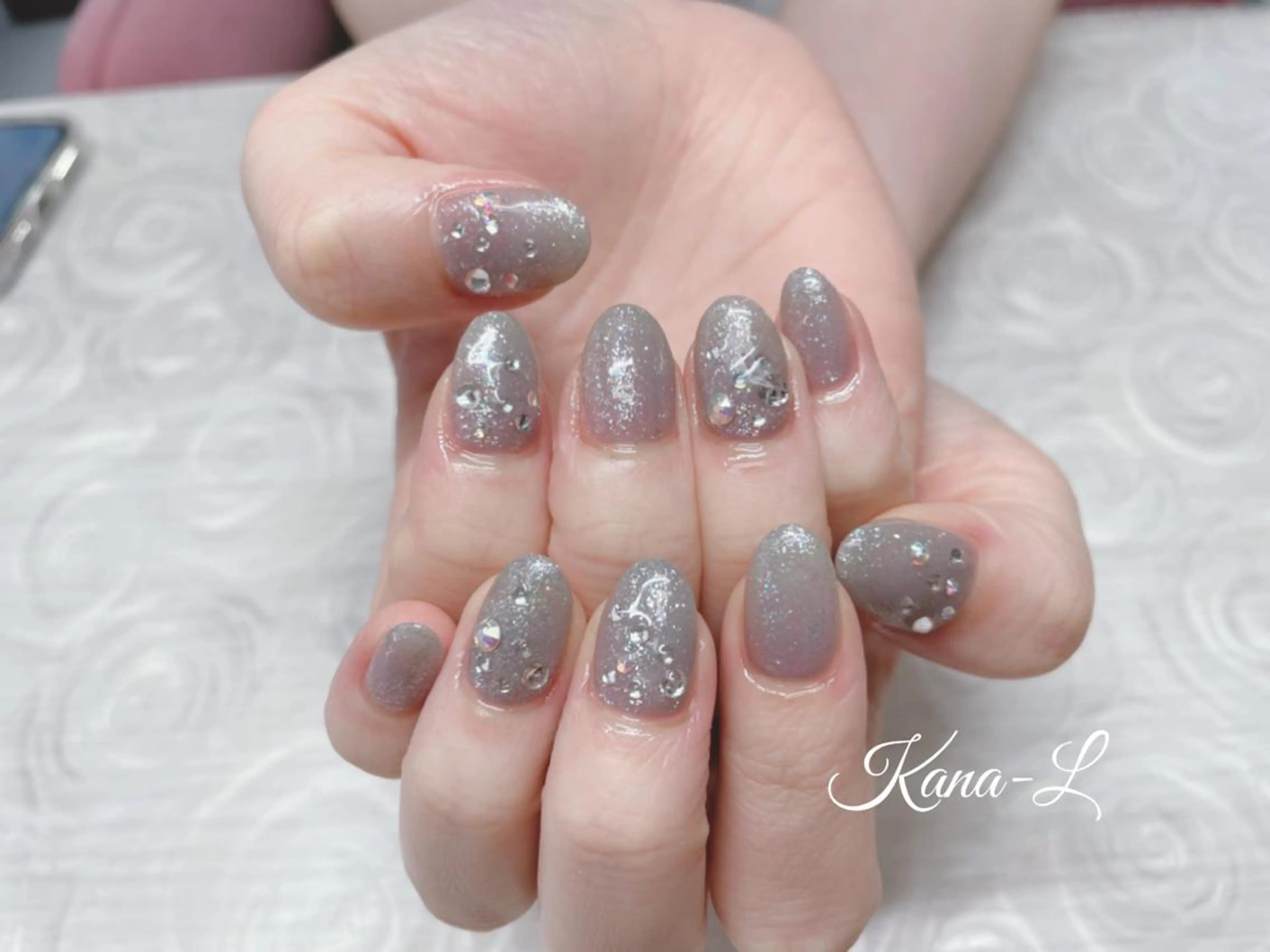カラー ネイル ラメ(グリッター) ストーンネイル 夏ネイル 芦辺 香奈のネイルデザイン