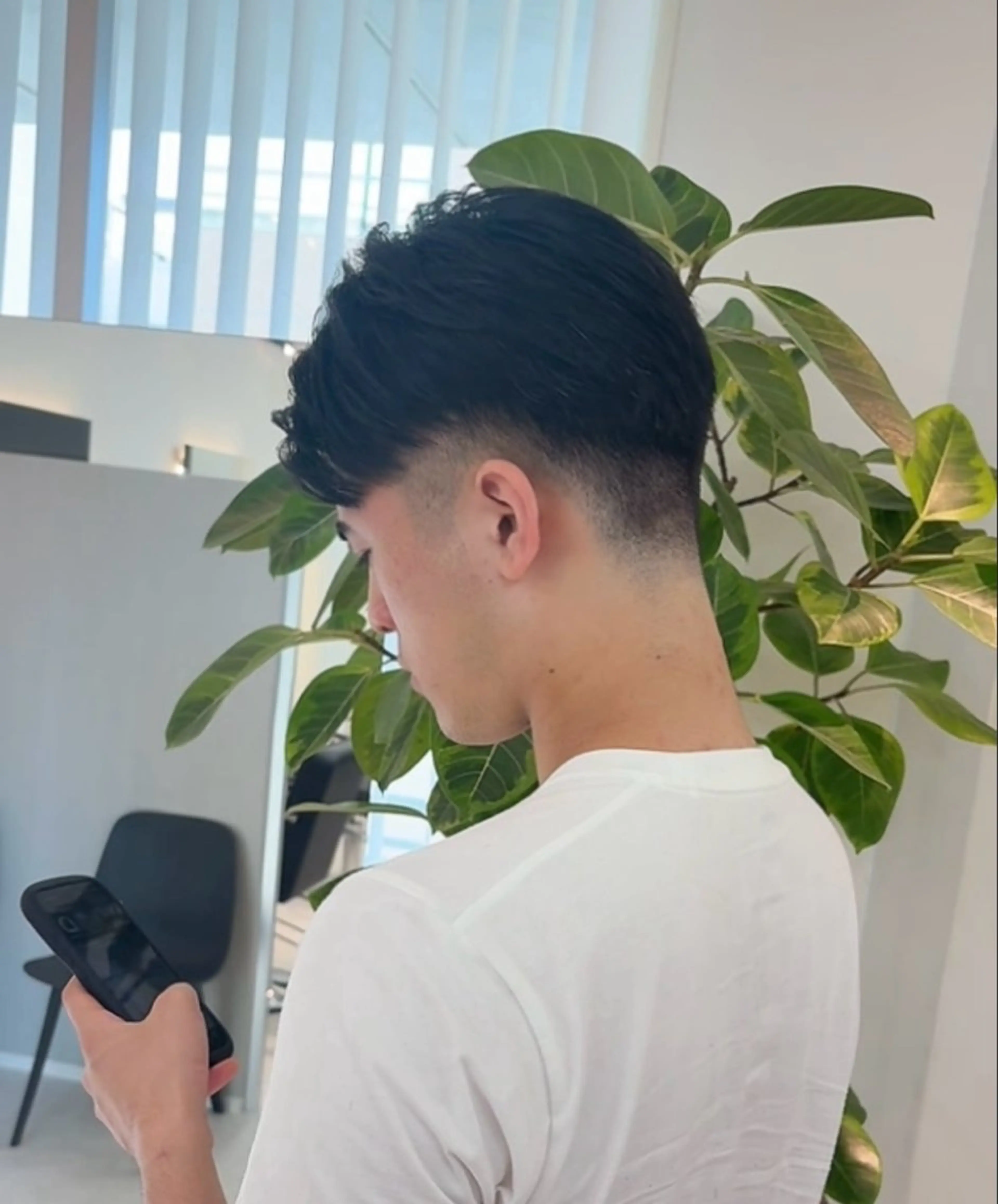 メンズ センターパート フェードカット on.所属・on.ｵﾝ/三ノ宮/ メンズ/カットのヘアスタイル