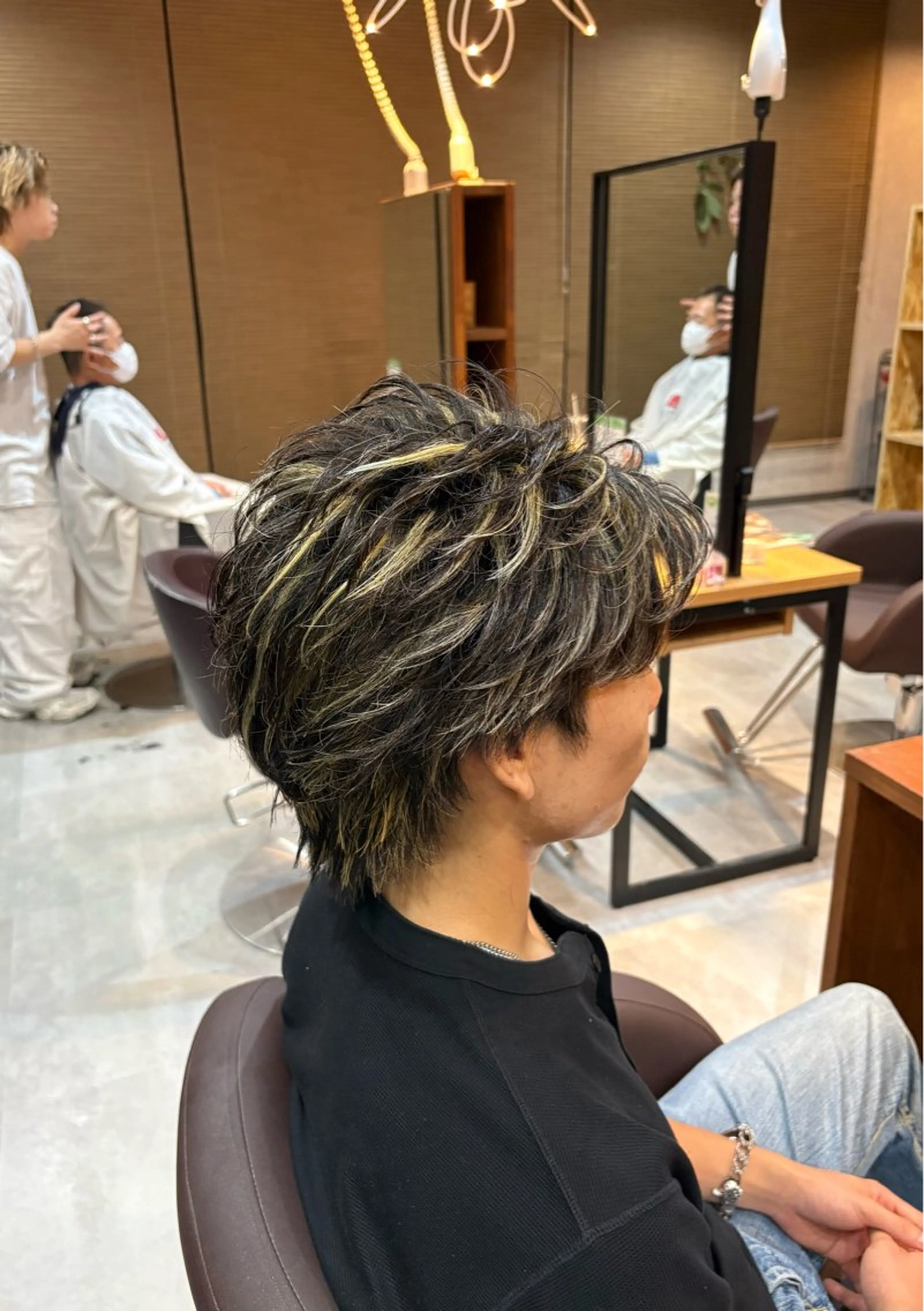 カラー メンズ メンズハイライト ハイライトカラー hair make LATTE 川原店所属・若林 叶大のヘアスタイル