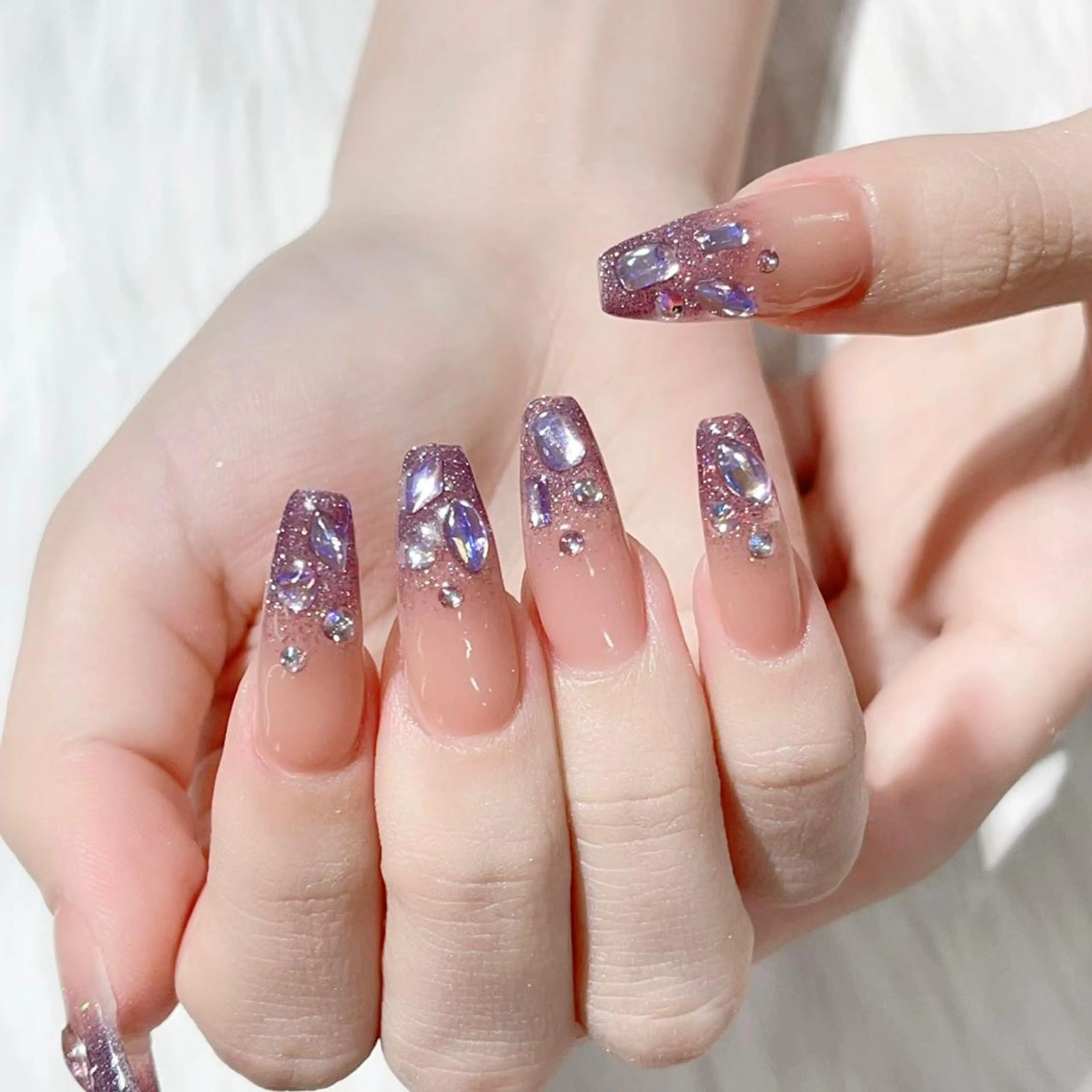 ネイル チークネイル ジェルネイル キラキラネイル マグネットネイル 持ち込み ハンドネイル Queen's ゆなのネイルデザイン